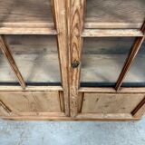 Chic display cabinet in pine (renovated)