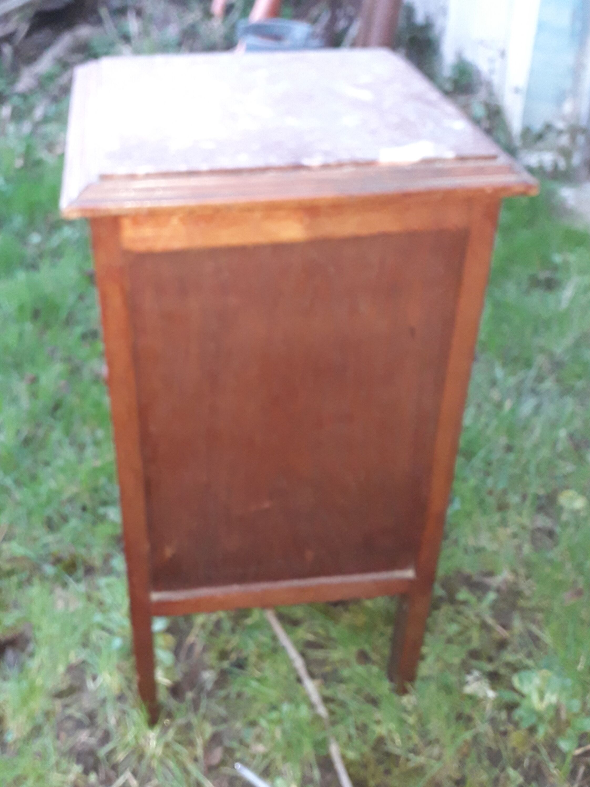 Table de nuit en chêne