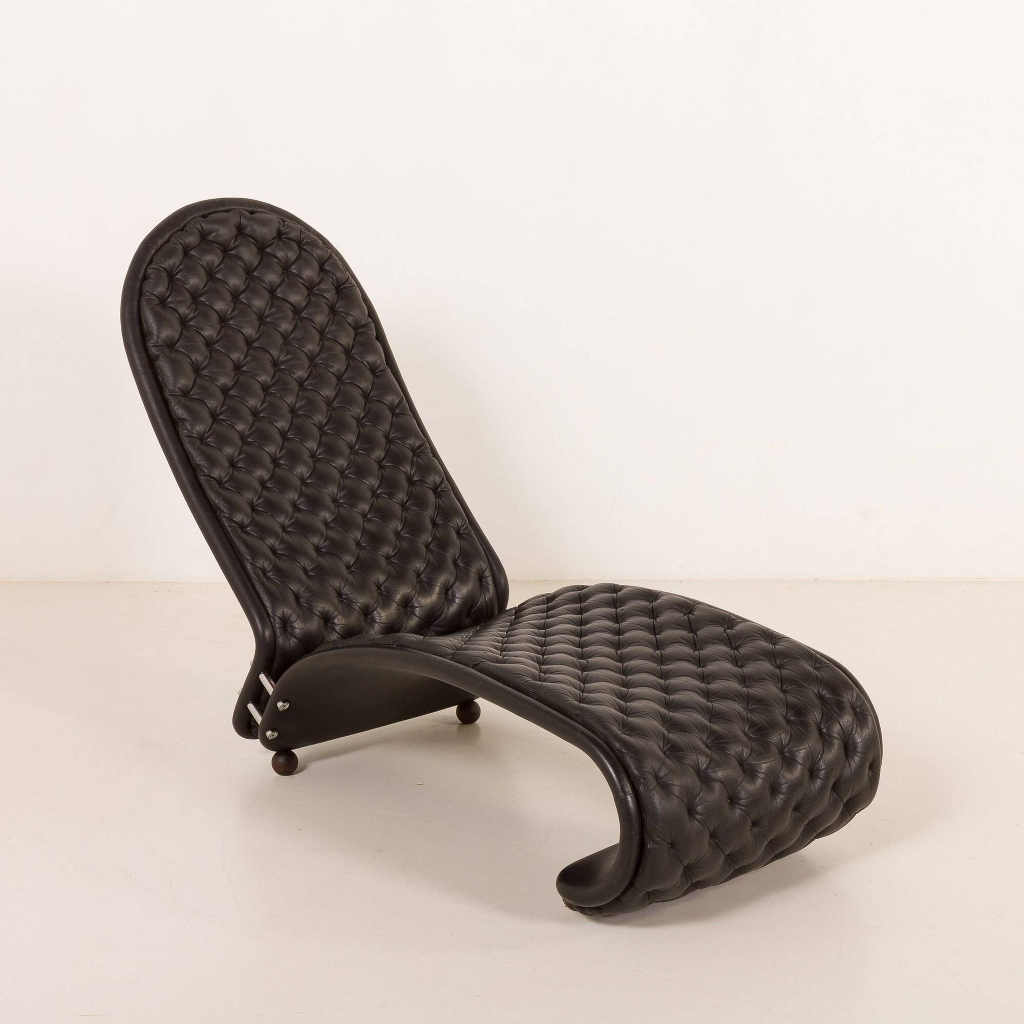 Verner Panton black leather chaise longue for Fritz Hansen, 1970s