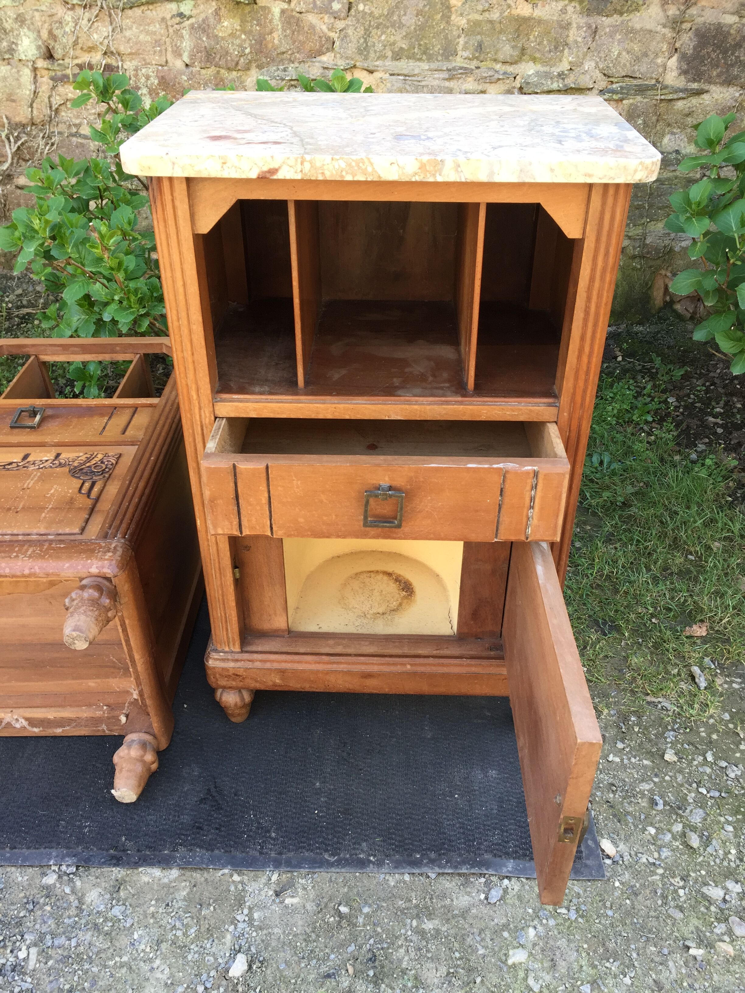 Tables de chevets vintage art deco en noyer