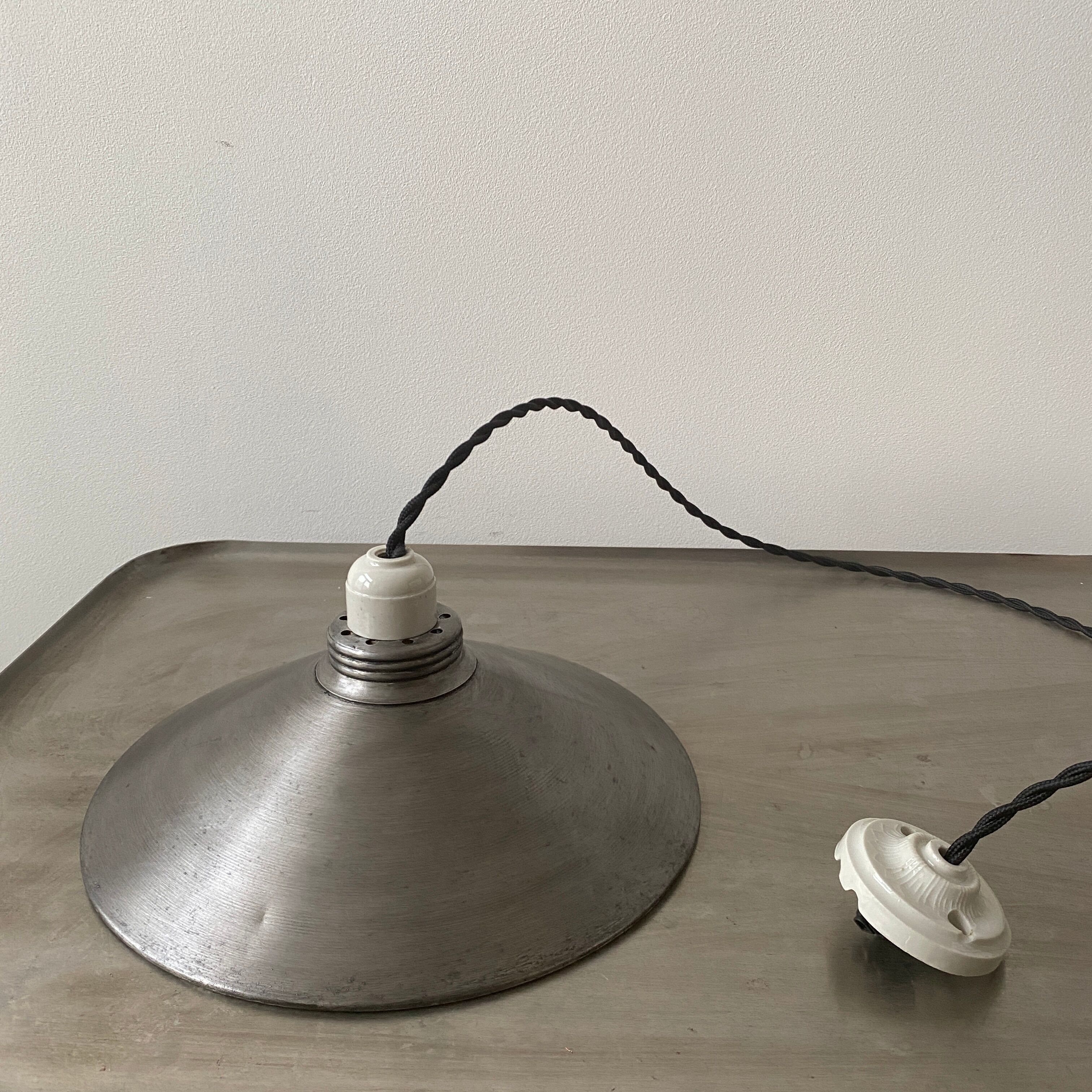 Old aluminum suspension 24 cm