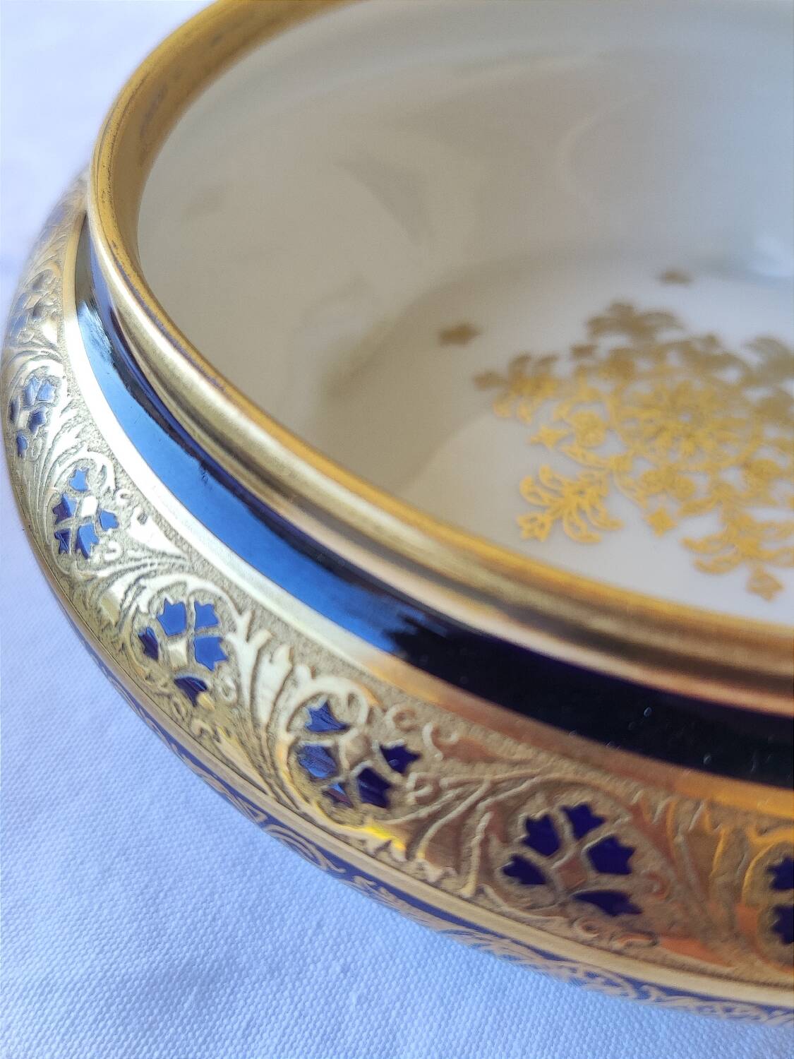 Large Limoges porcelain candy box - Oven blue and gold -