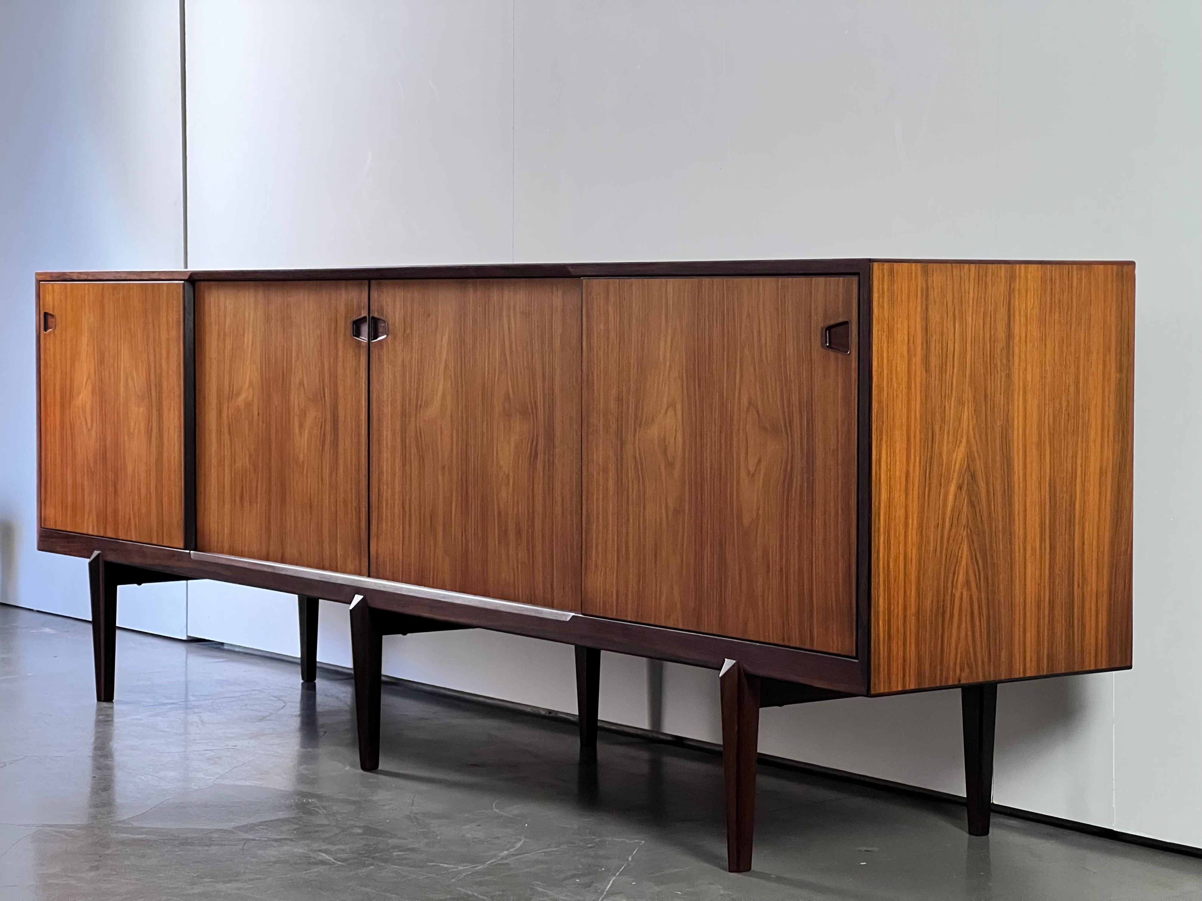 Rio rosewood sideboard by Henry Rosengren Hansen for brande
