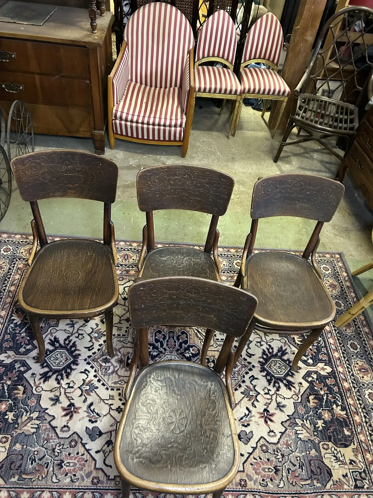 Lot de 4 chaises thonet
