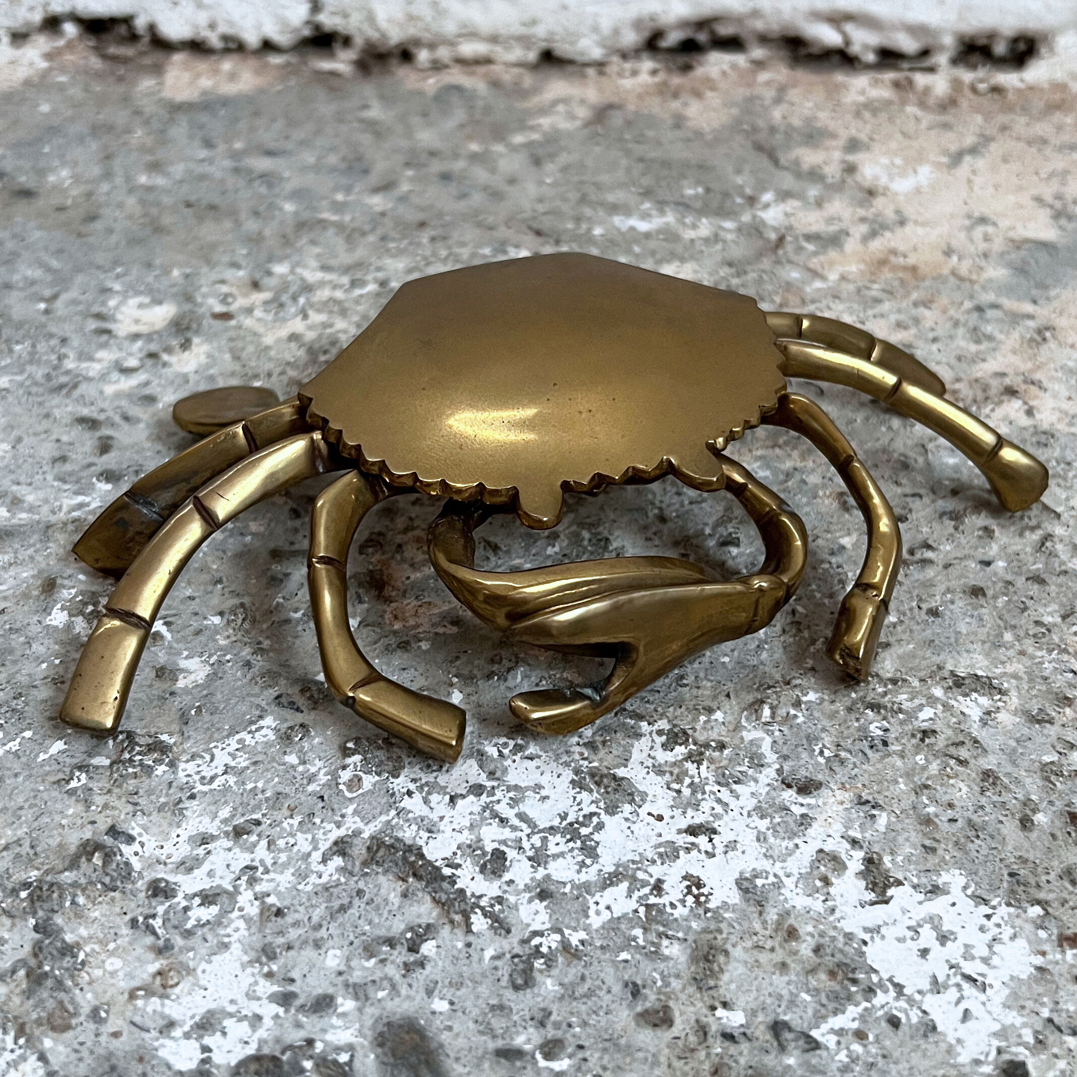 Vintage brass ashtray crab