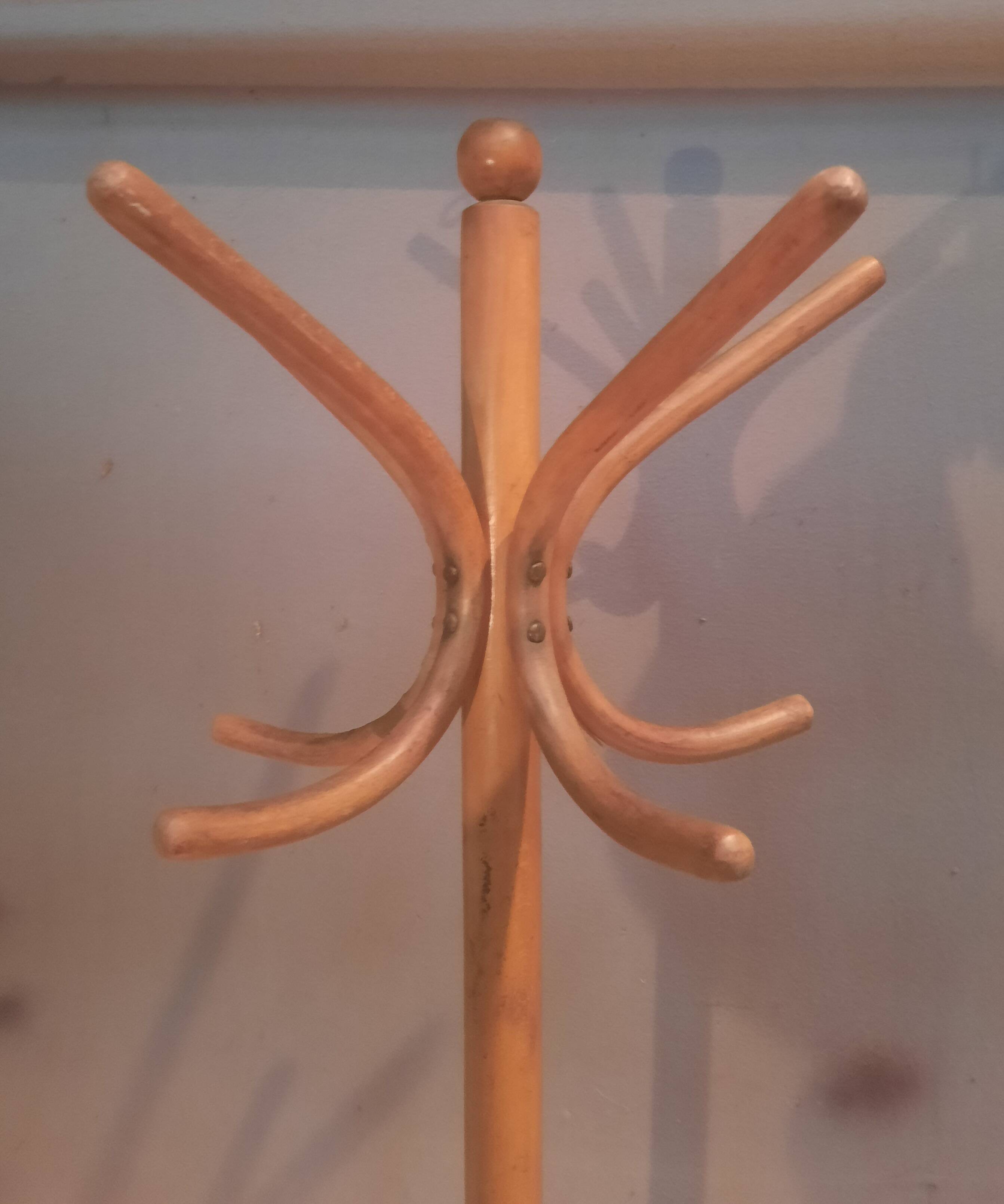 Porte-manteau sur pieds dit "perroquet" de Fischel