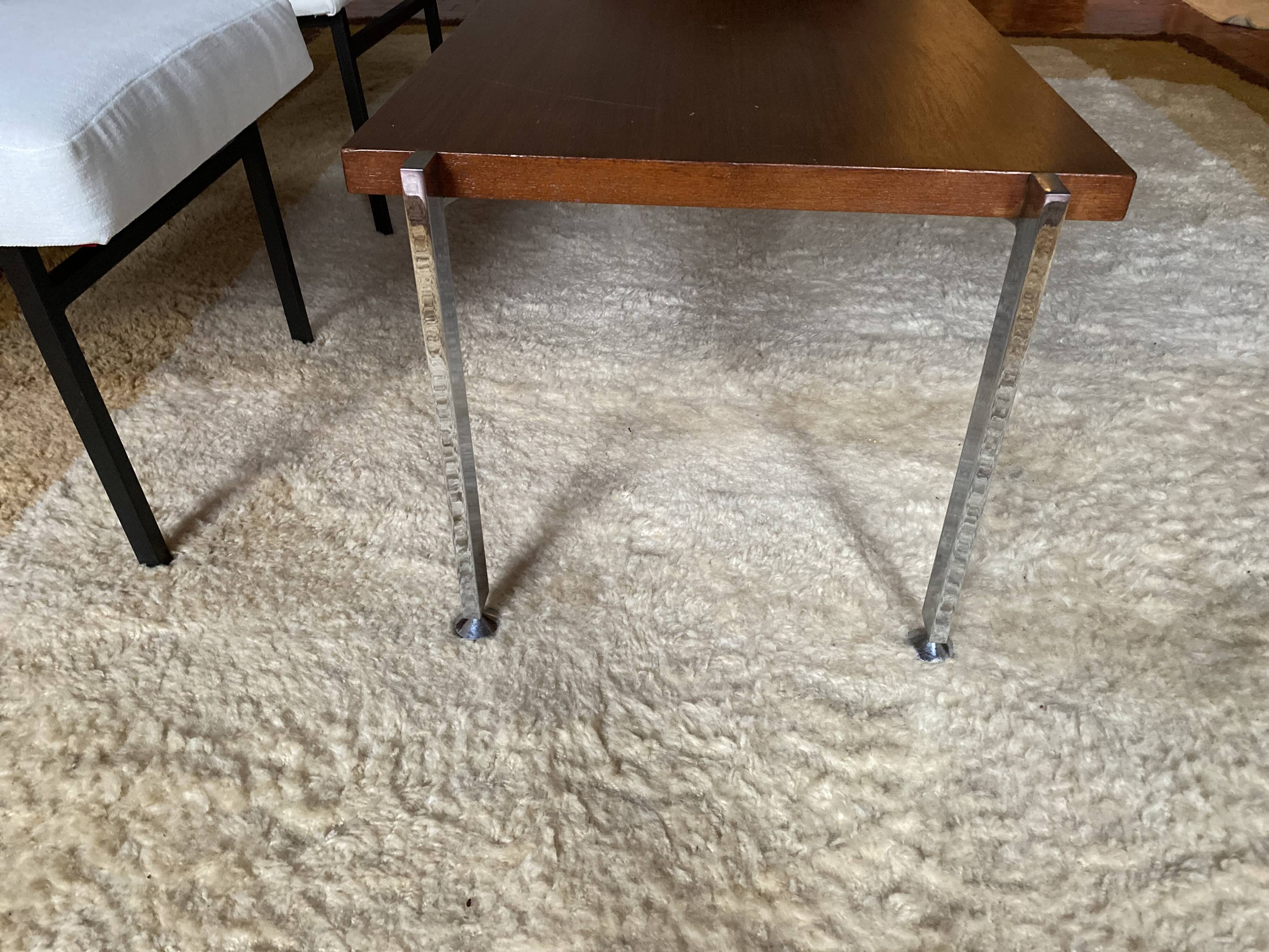 Designer coffee table in chrome metal and teak 1970
