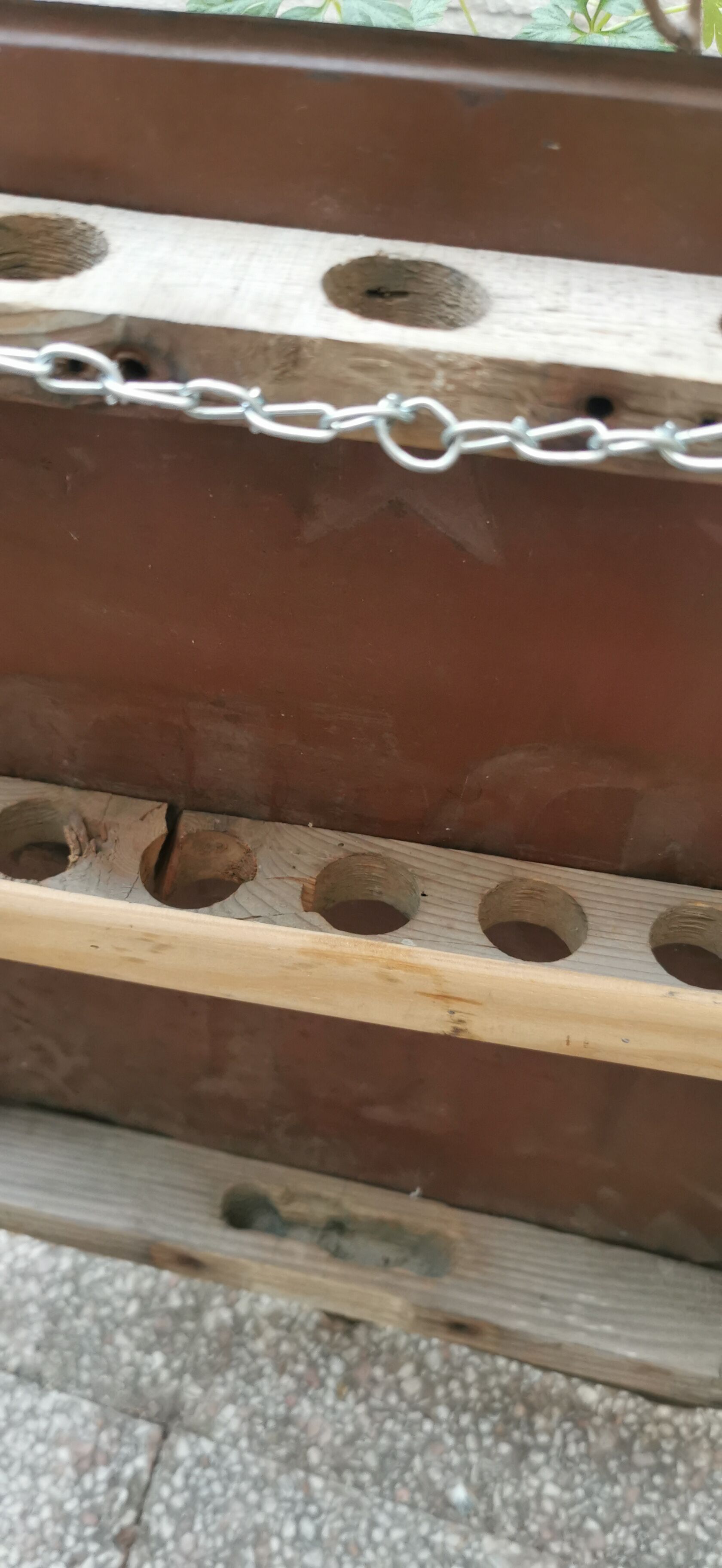 Plaque bearing the flags of mary French Republic