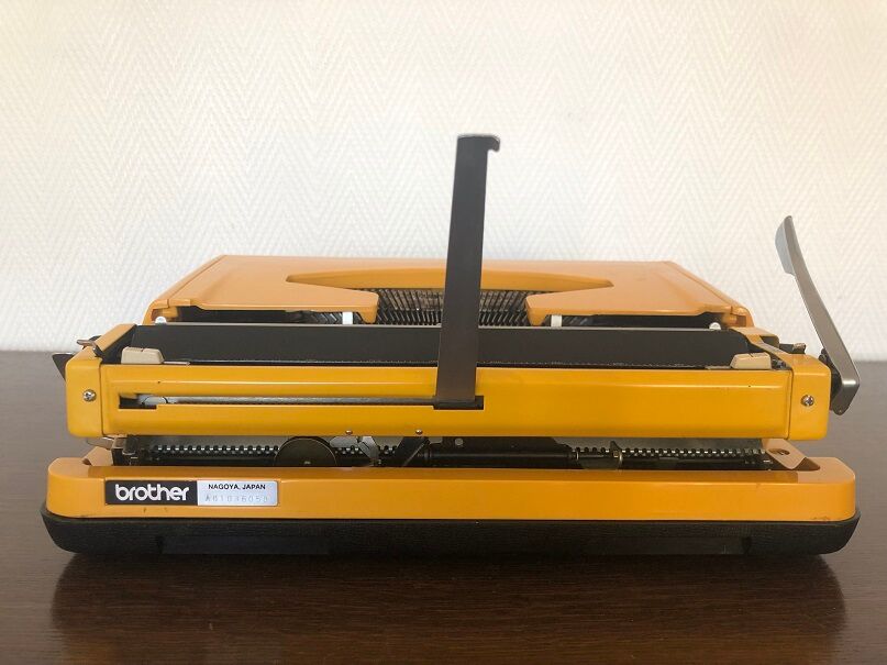 Machine à écrire Brother Deluxe800 vintage 70 + ruban NEUF