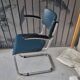 Paire de chaises tube chromé bleu pétrole