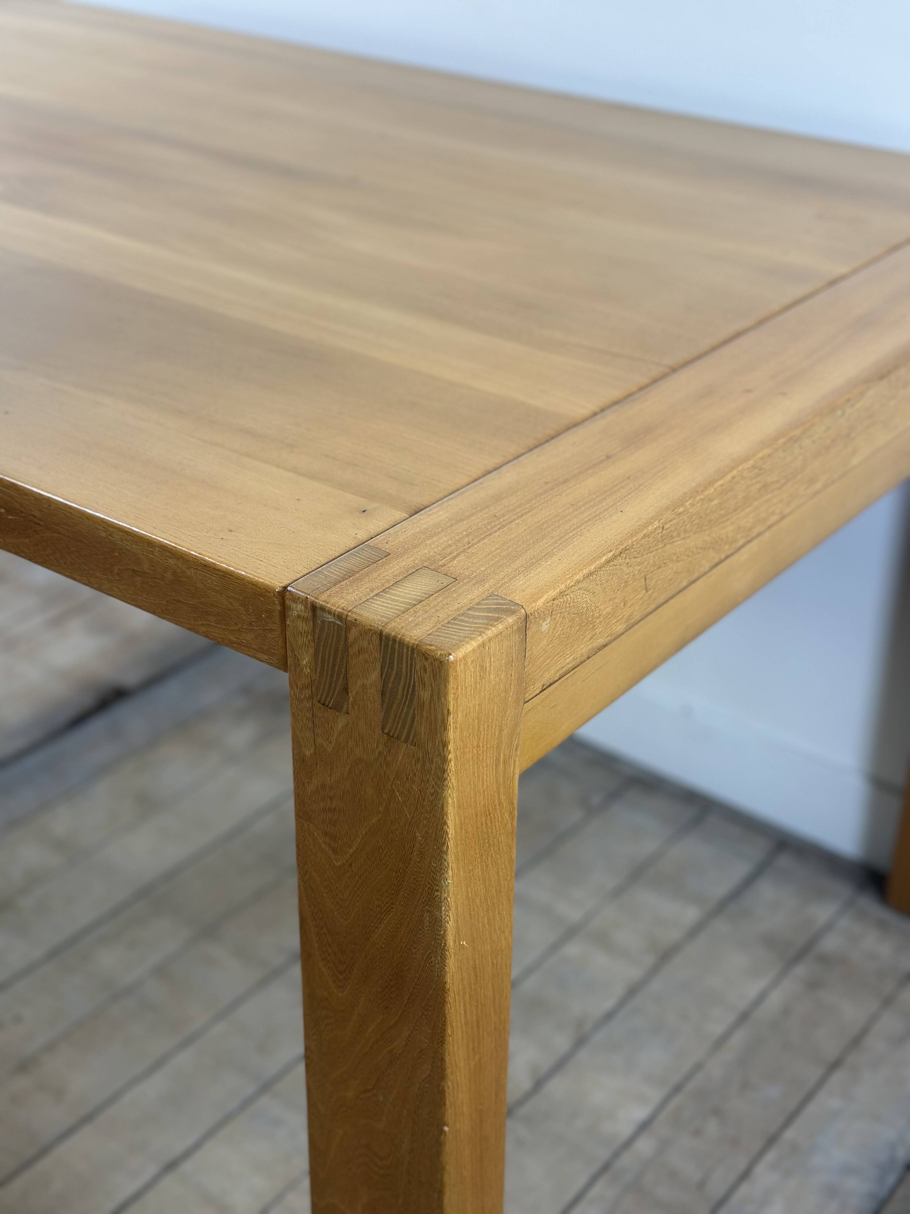 Extendable table in solid oiled elm by maison regain 1970