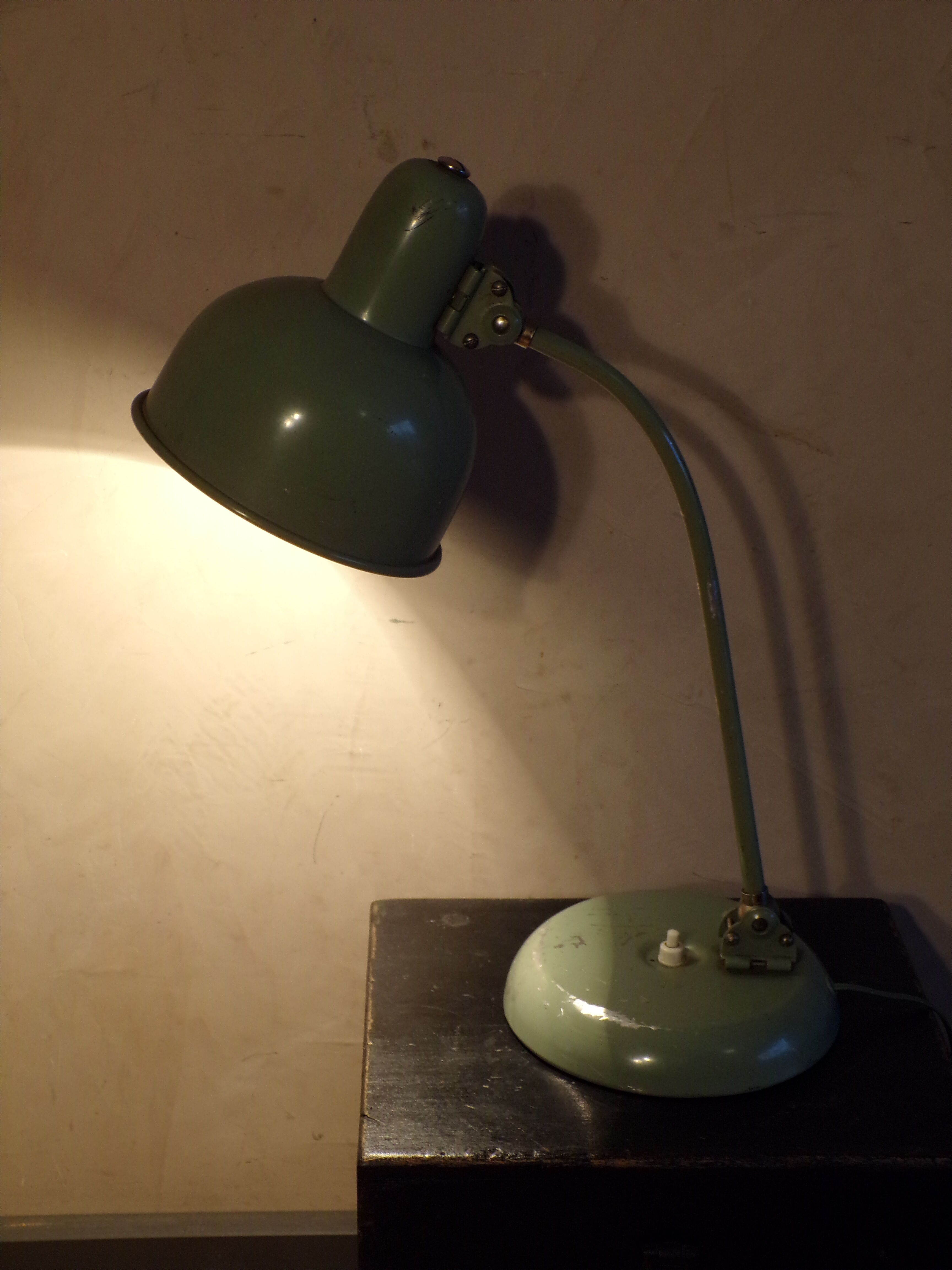 Manufrance articulated workshop lamp