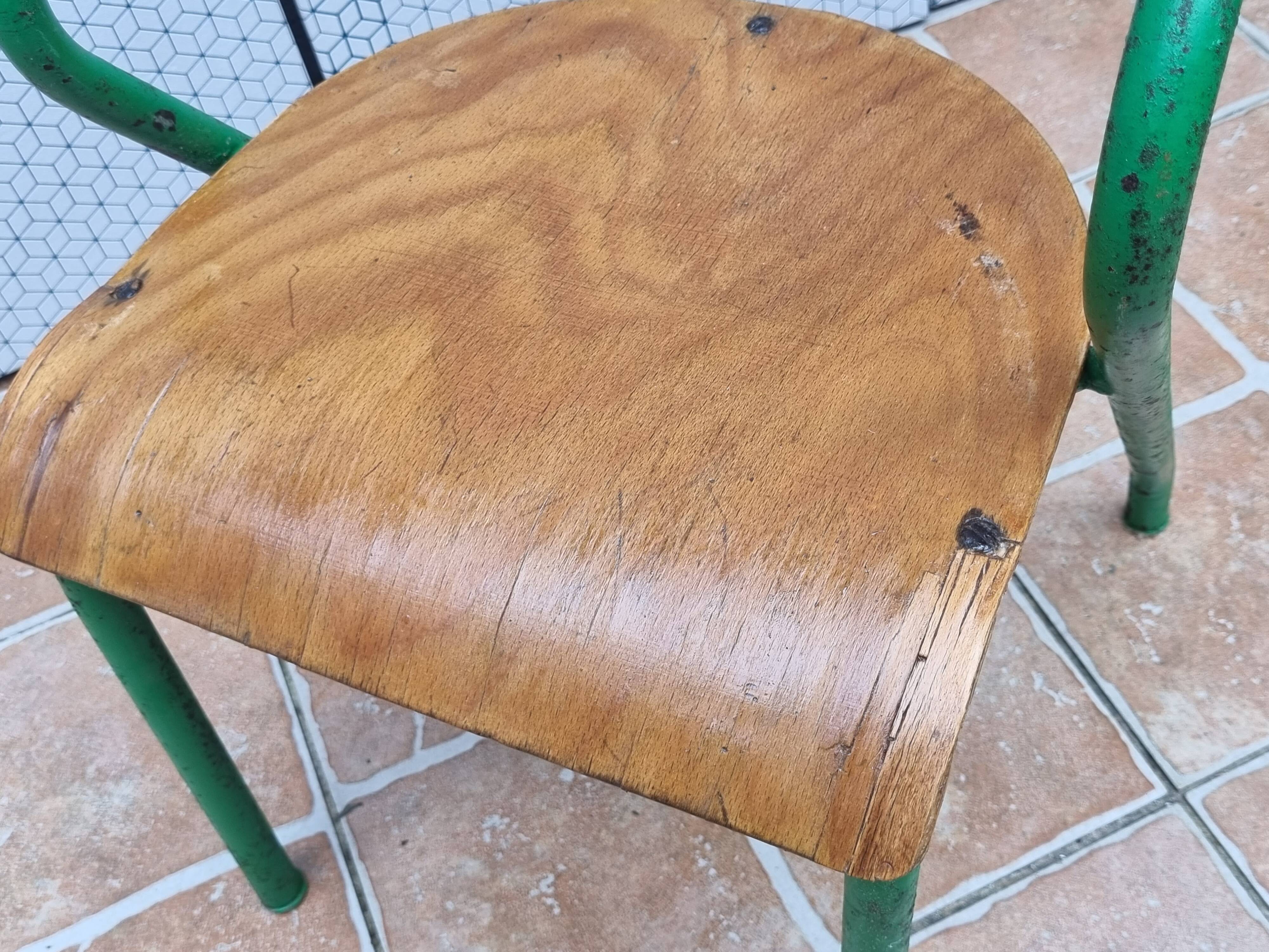 Mullca 300 children's chair by Jacques Hitier – Design 1949