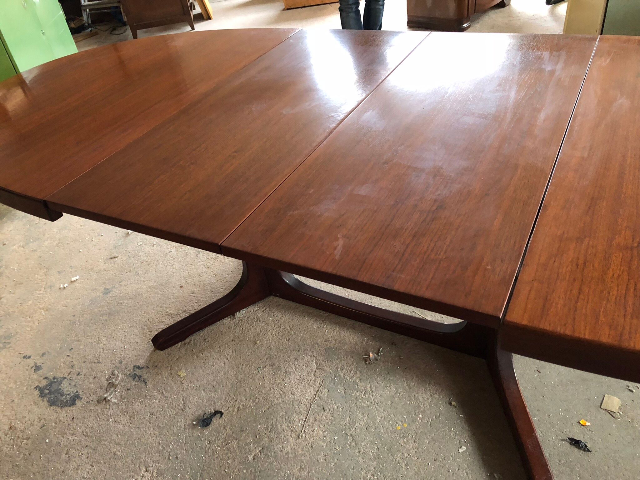 Extendable table in teak Baumann