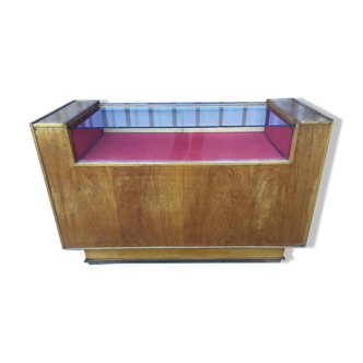 Comptoir vitrine de magasin