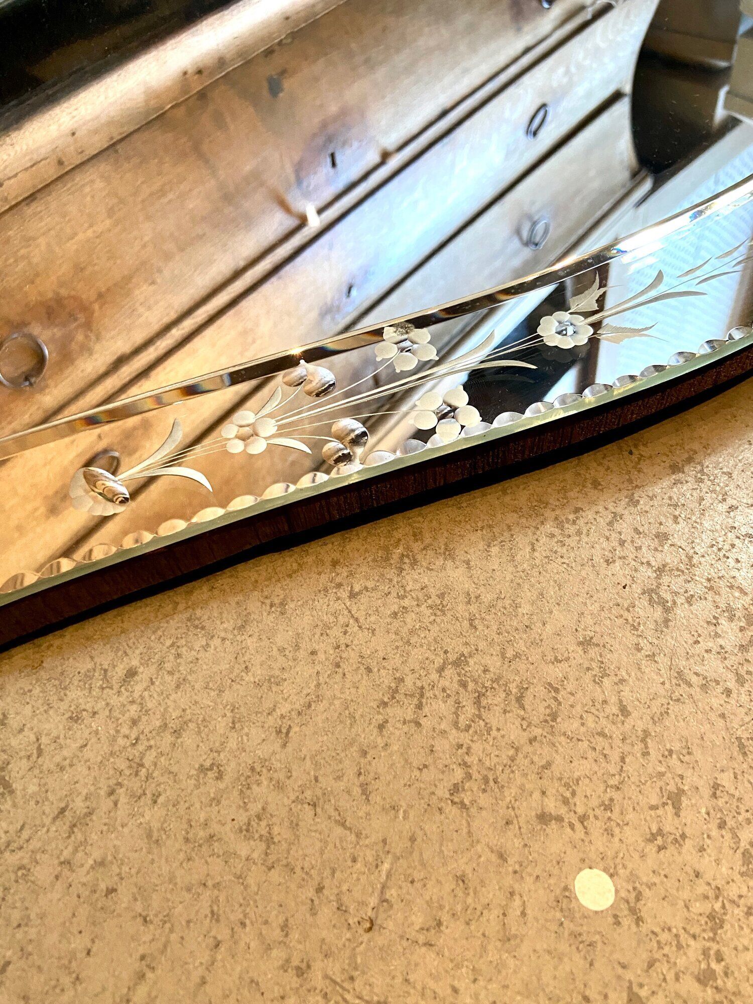 Venetian mirror 84 x 58 cm