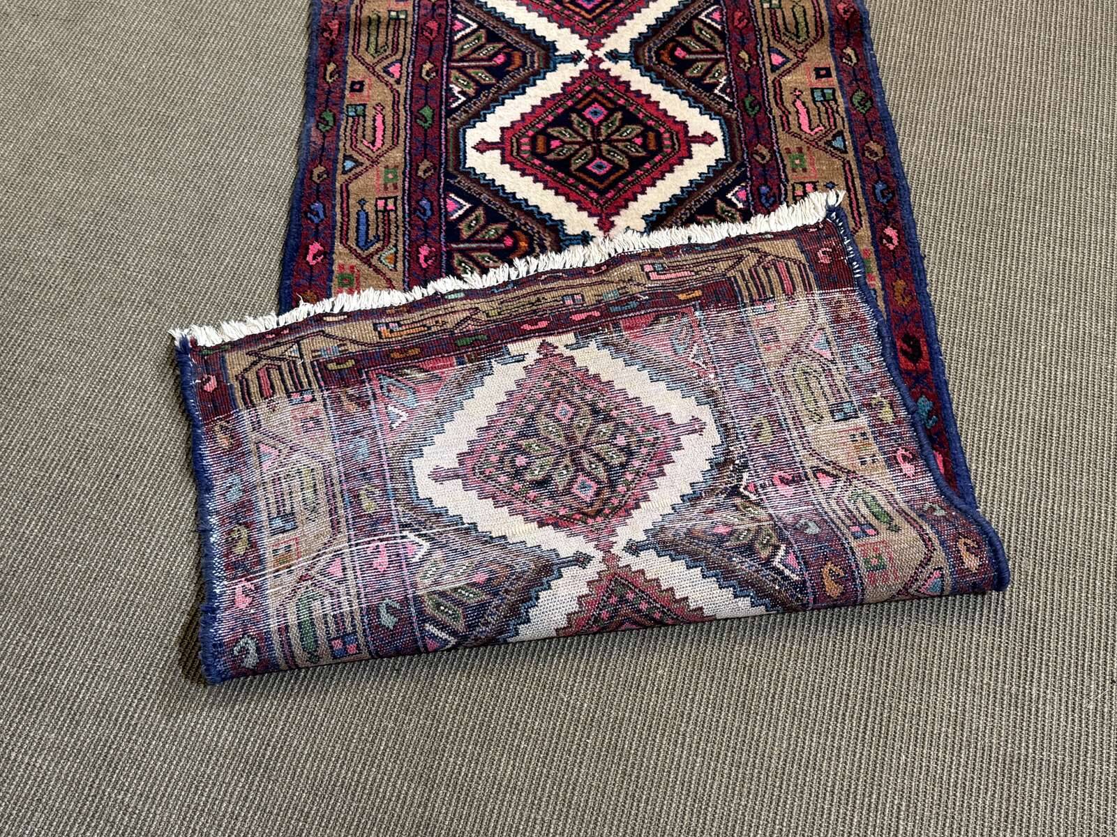 Tapis iranien en laine fait main