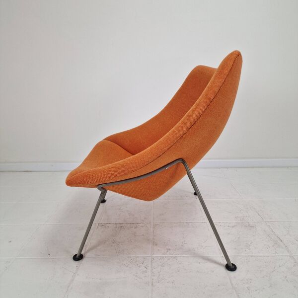 Première édition de la chaise Oyster par Pierre Paulin pour Artifort, années 1960.
