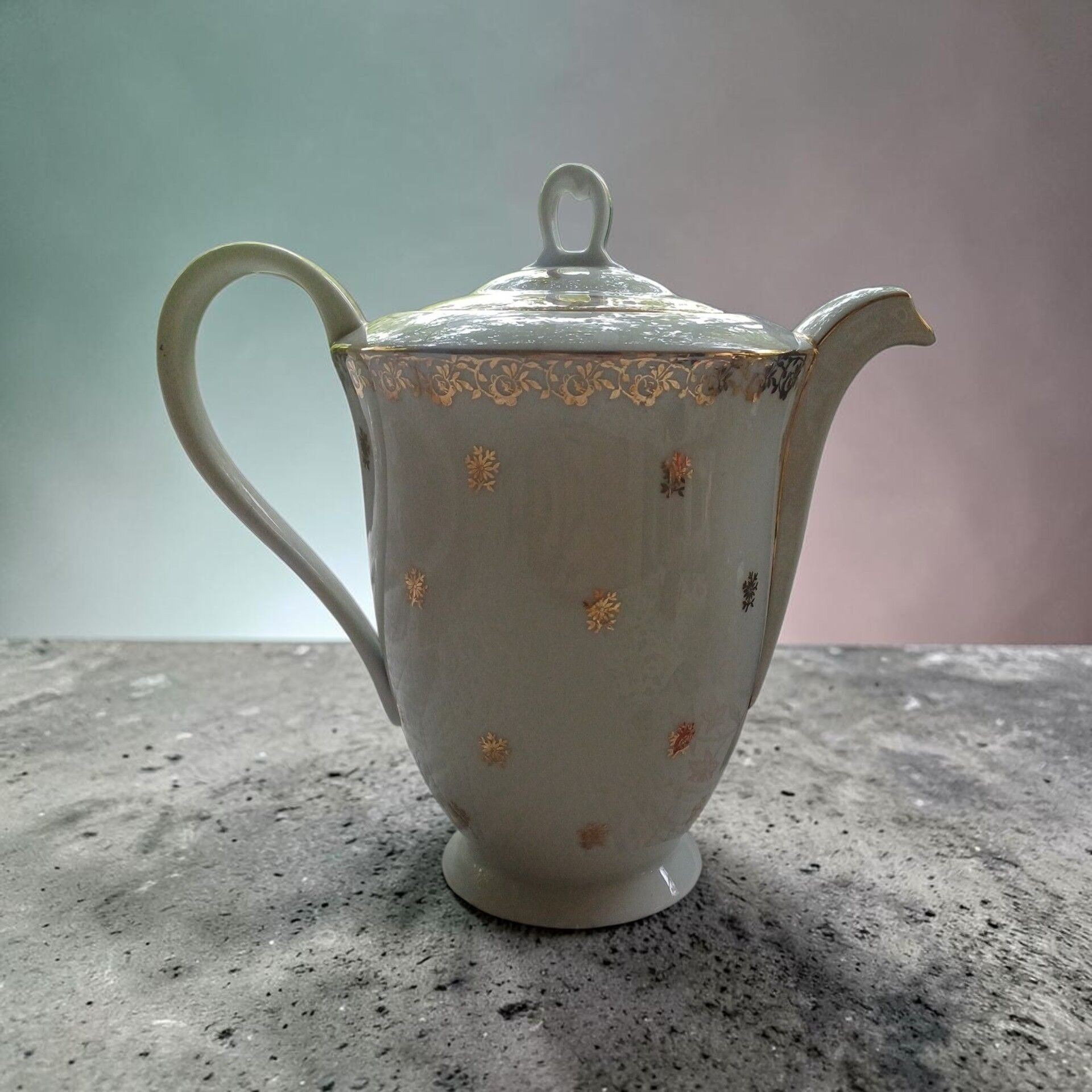 Old large jug / teapot in Limoges porcelain - Chastagn