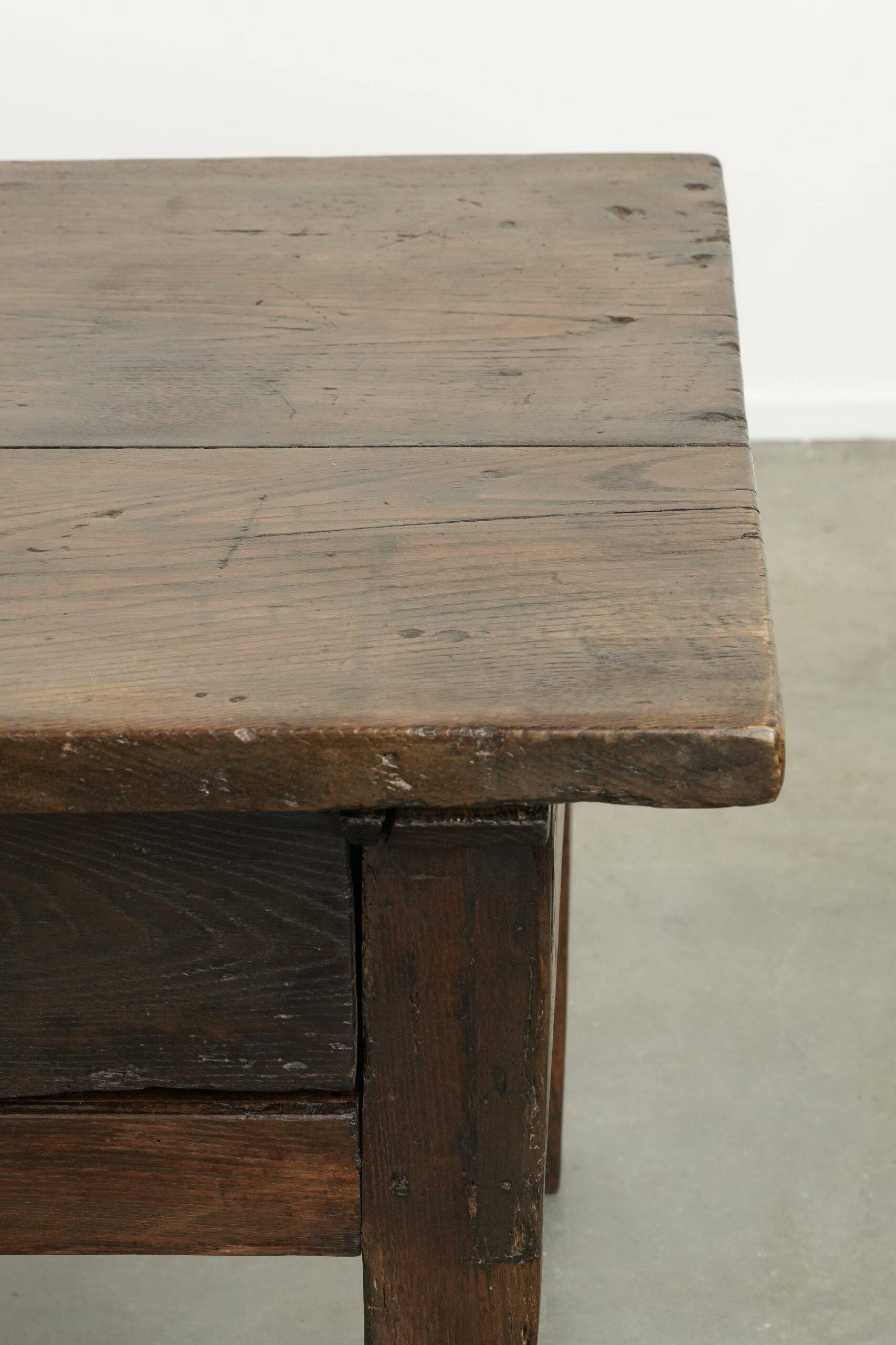 Antique 18th century Southern European coffee table made of chestnut wood