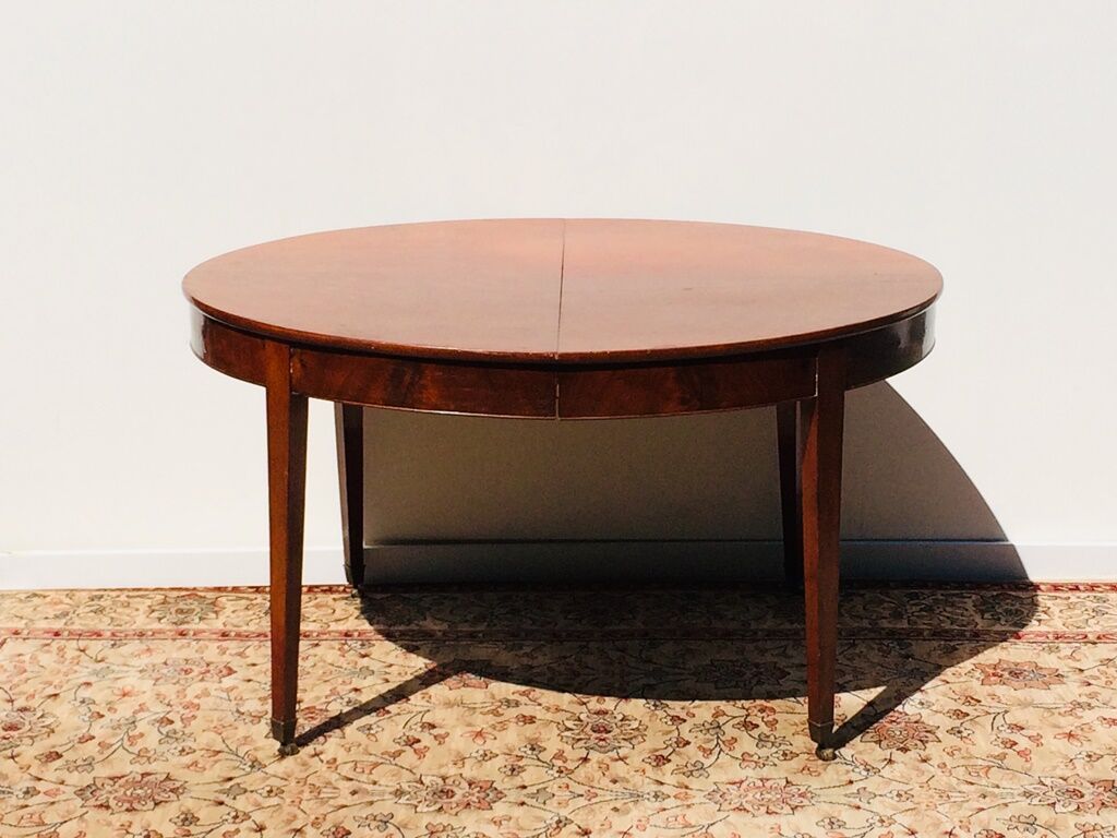 19th expandable empire table 4/6 p