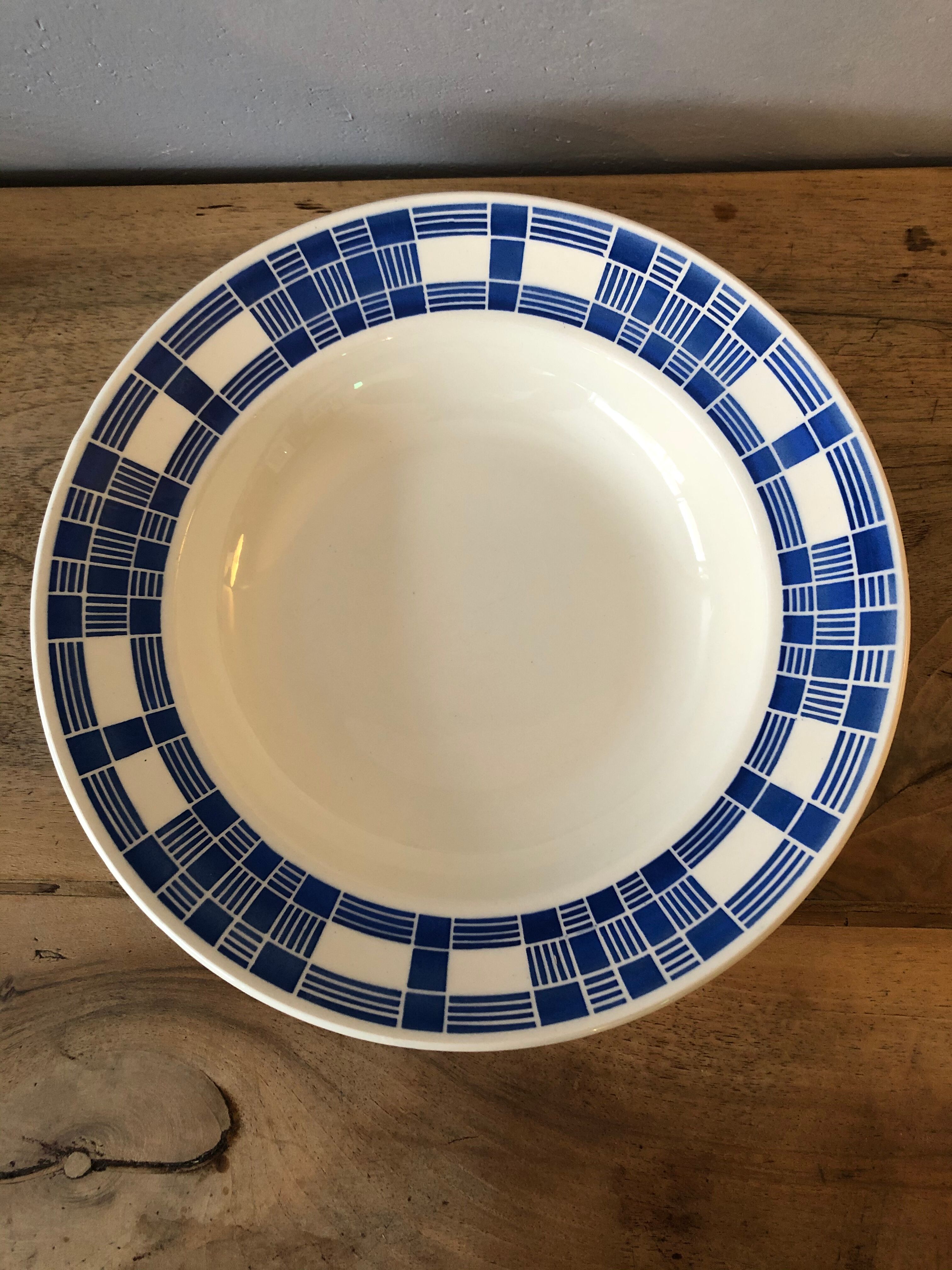 Round dish in ancient earthenware