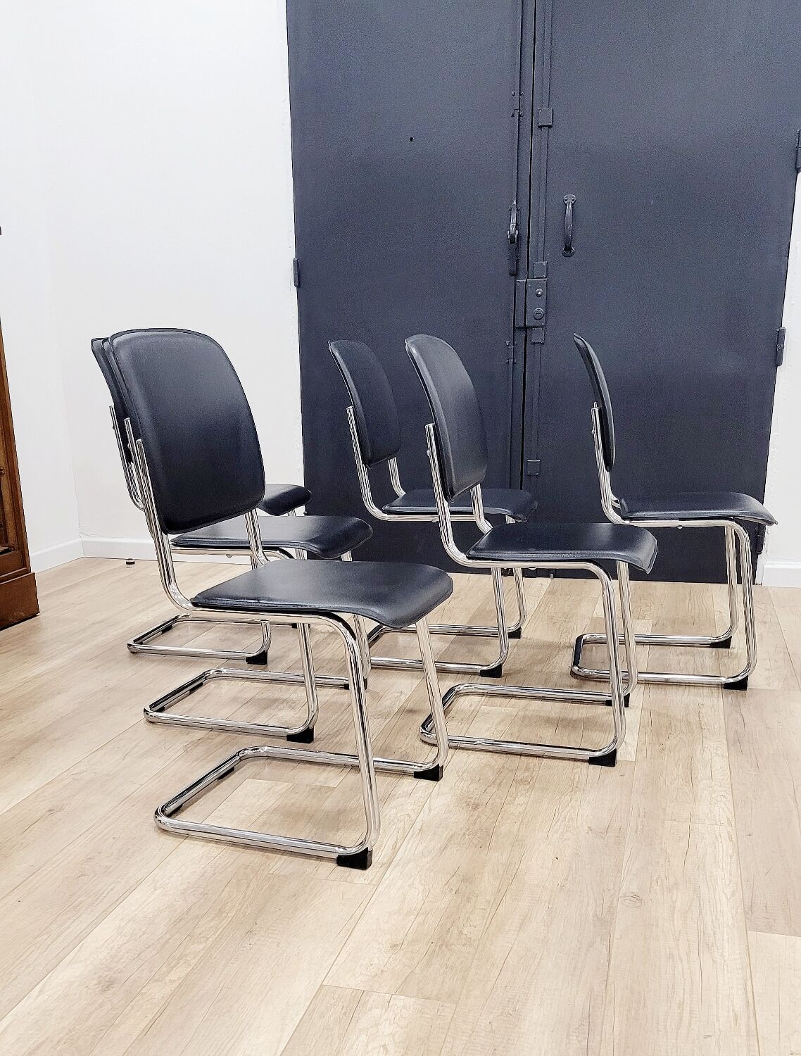 6 vintage chairs