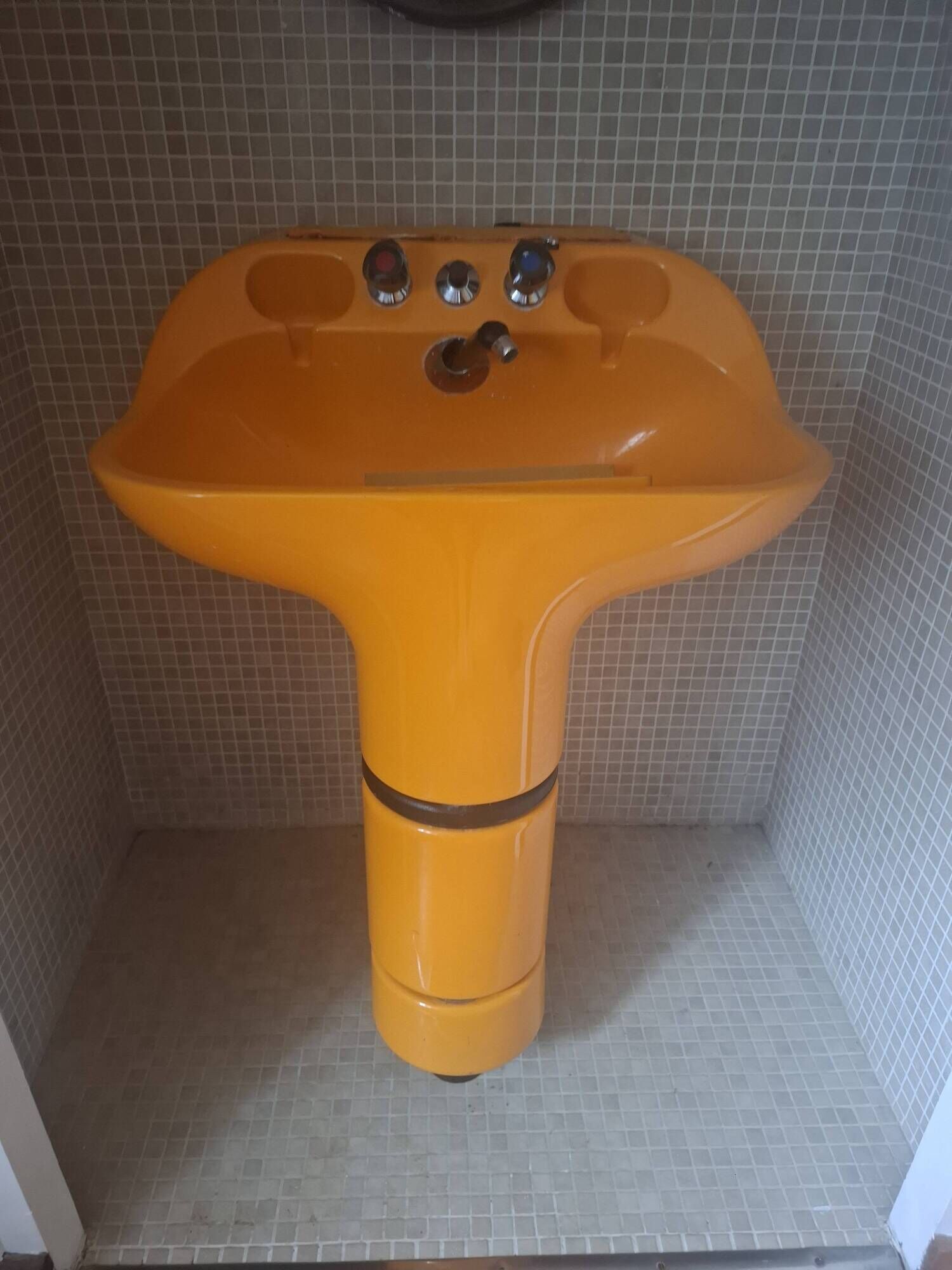 Rare Ensemble Lavabo & Pivoting Bidet "Salza" by Nick Roericht for Kerama