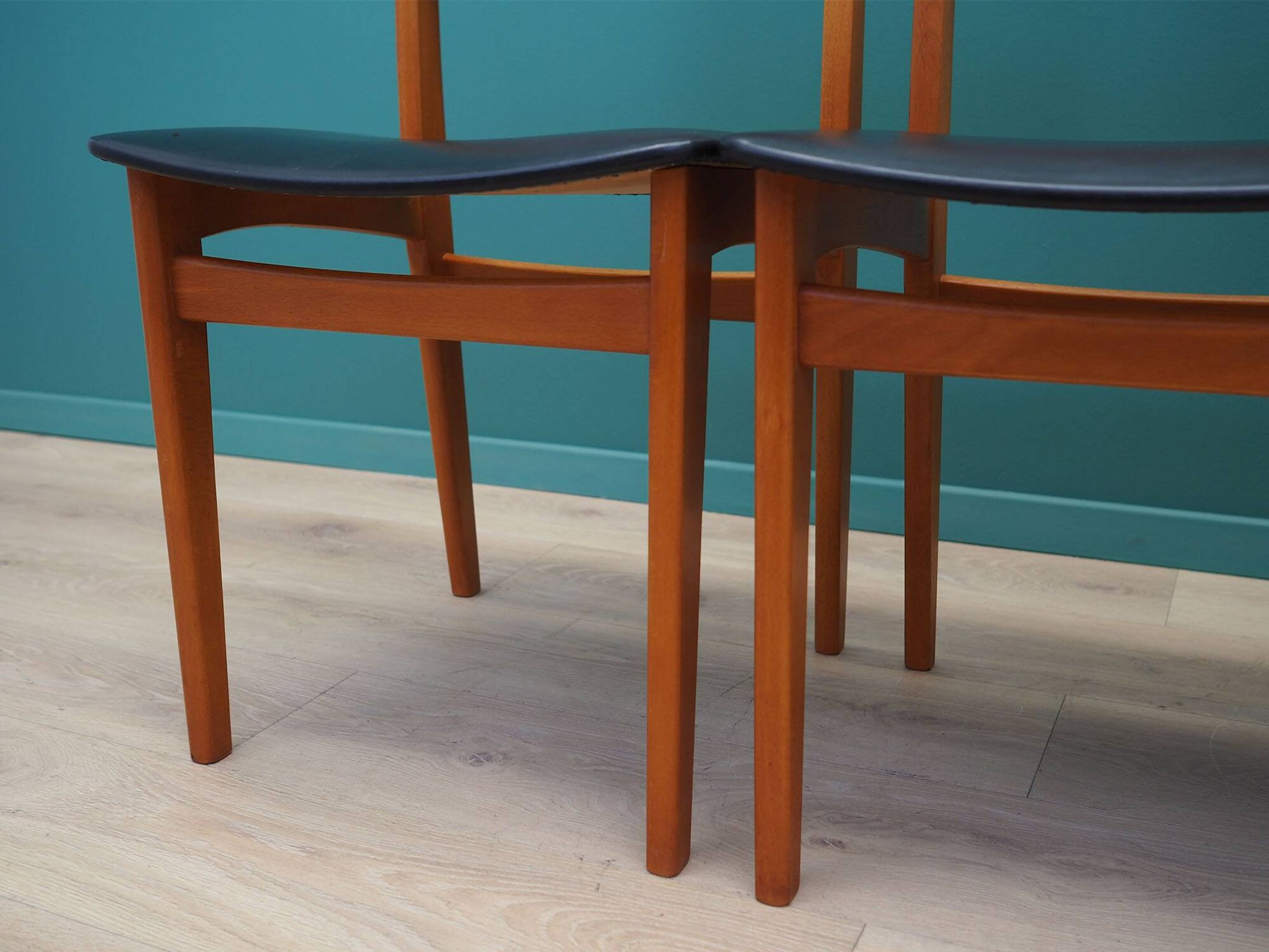 Ensemble de quatre chaises en hêtre, design danois, années 1970, production : Danemark