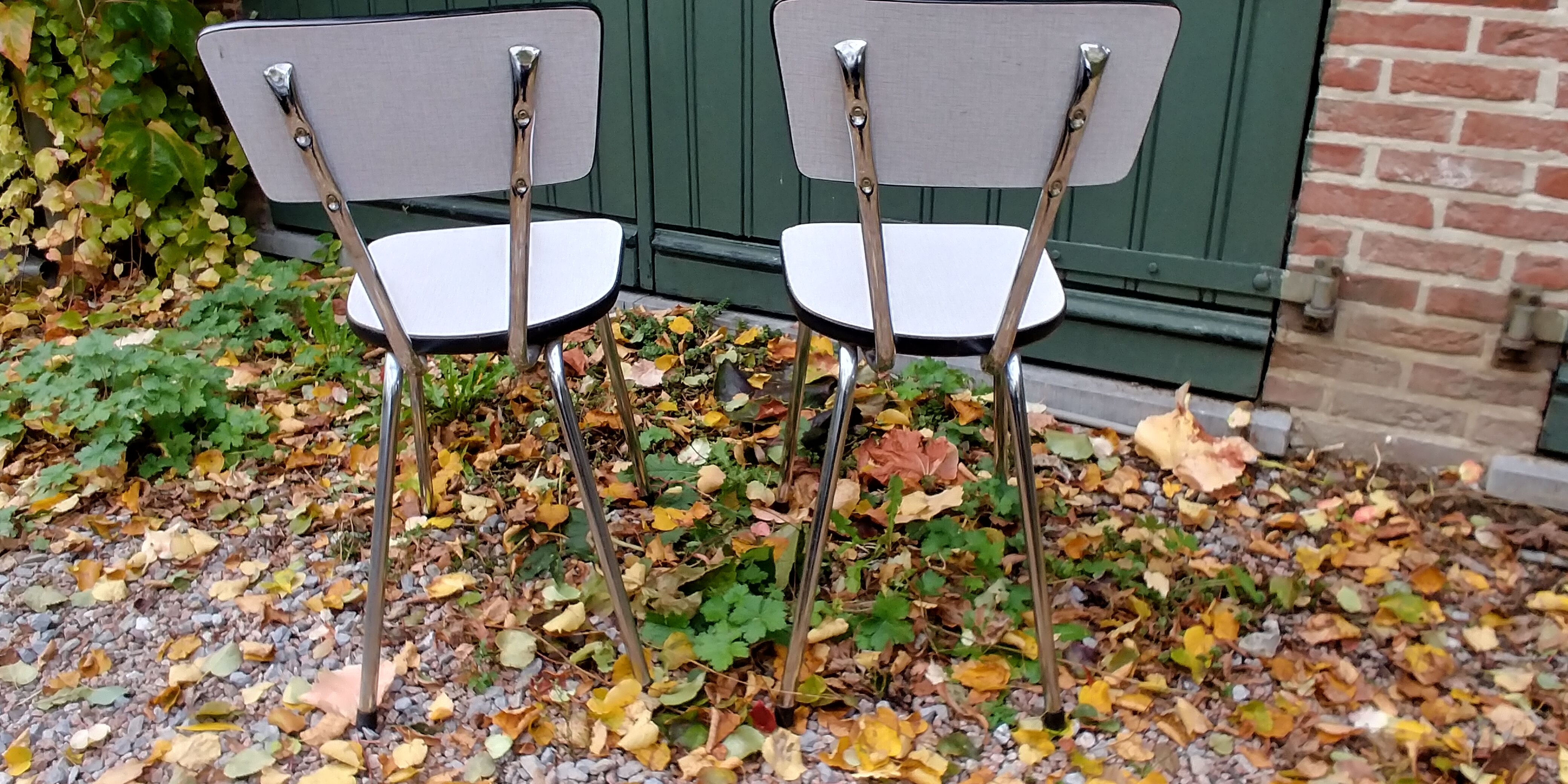Pair of chairs in formica