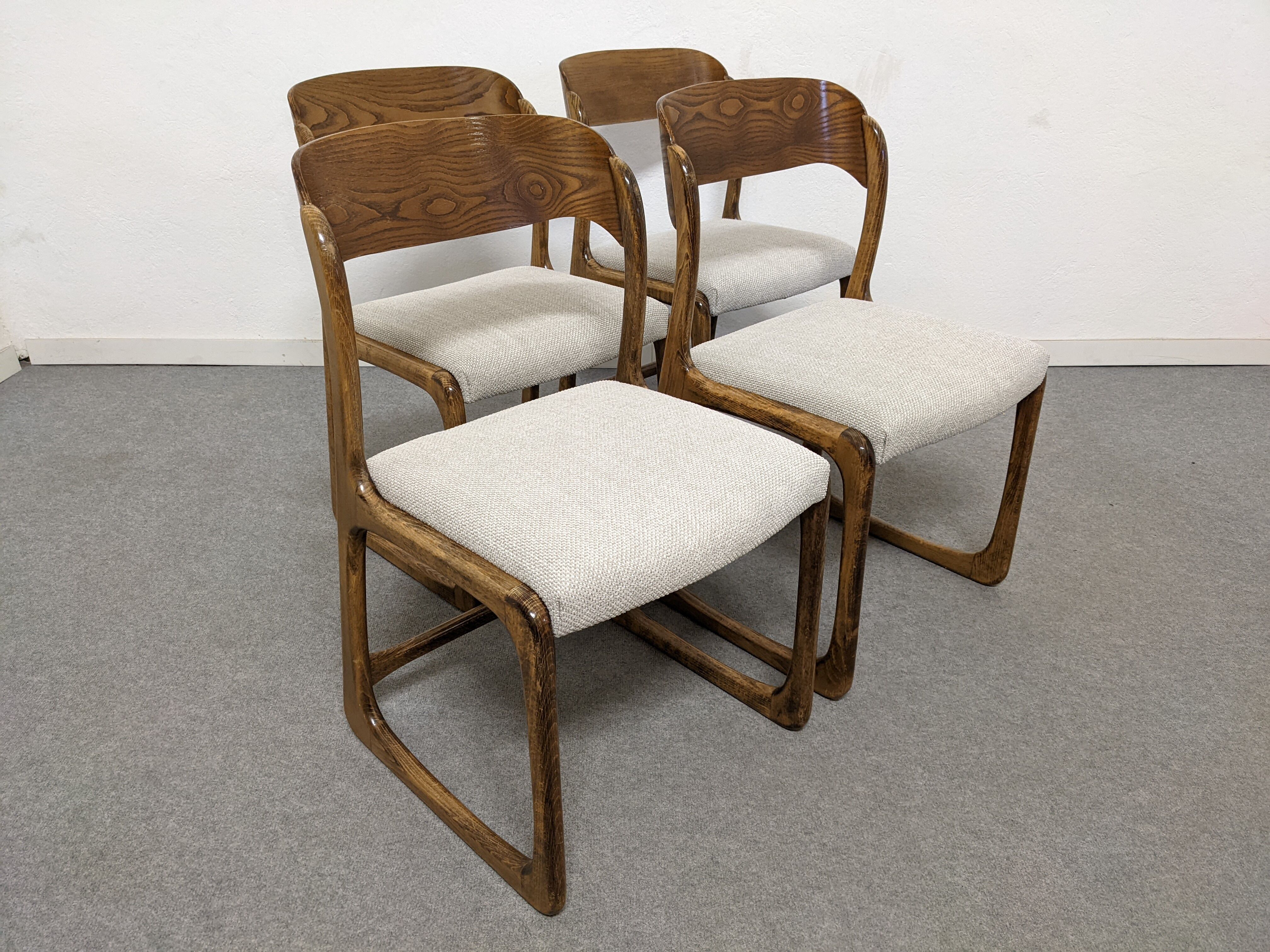 Série de 4 chaises traineau Baumann des années 60/70