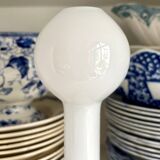 Vase, soliflore en opaline blanche