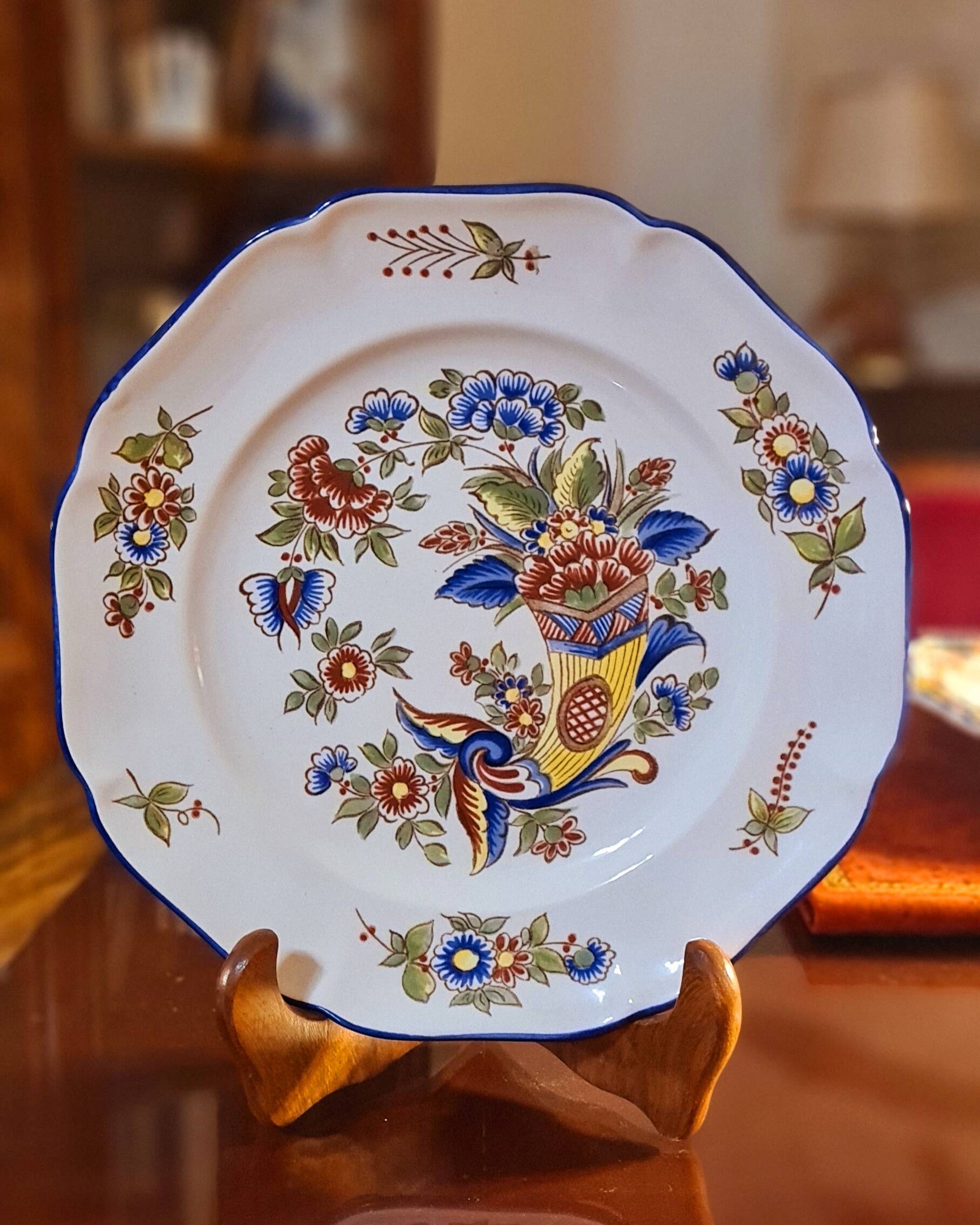 Signed St Clément earthenware dish