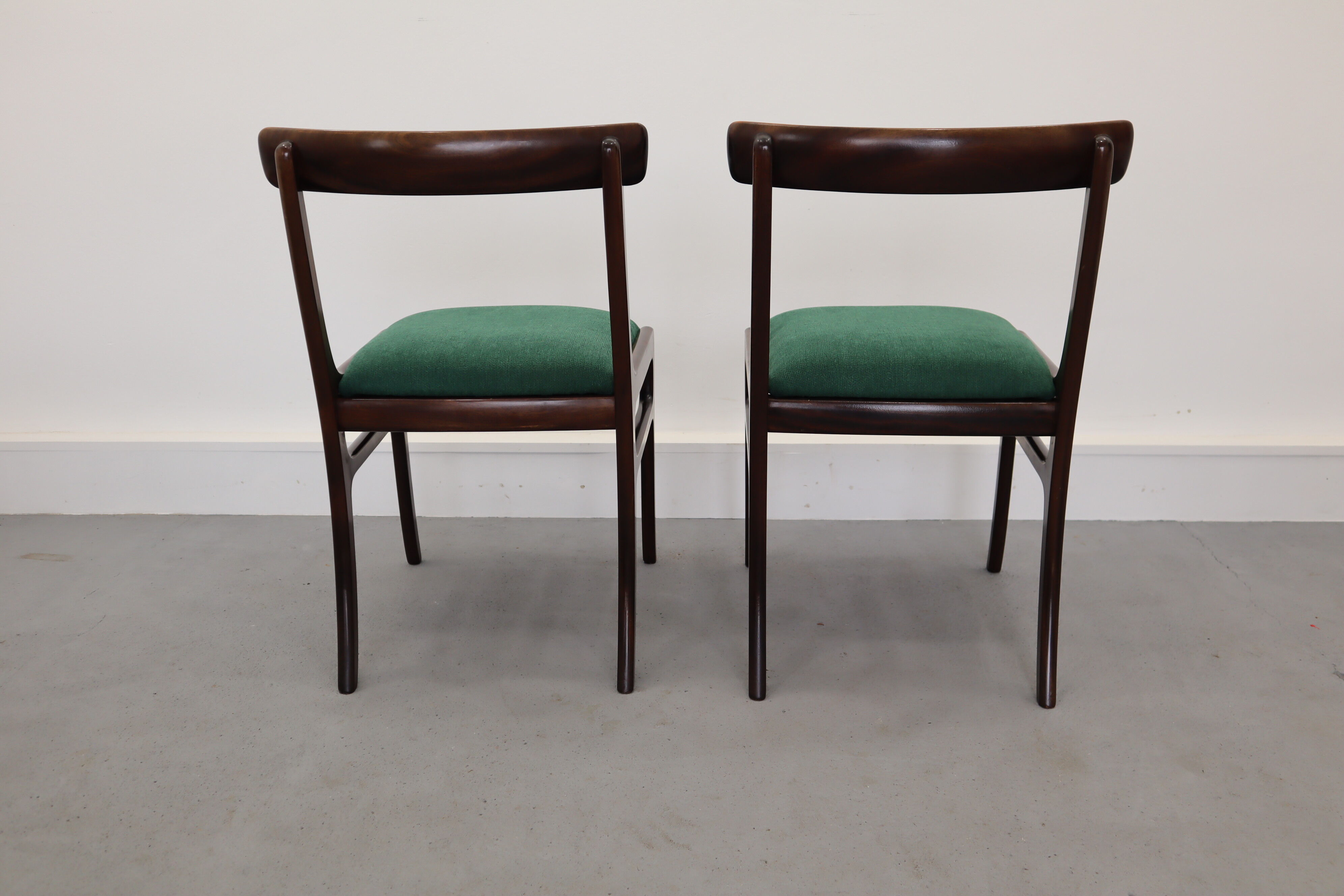 Chaises à manger danoise du milieu du siècle de Poul Jeppesens Møbelfabrik années 1960