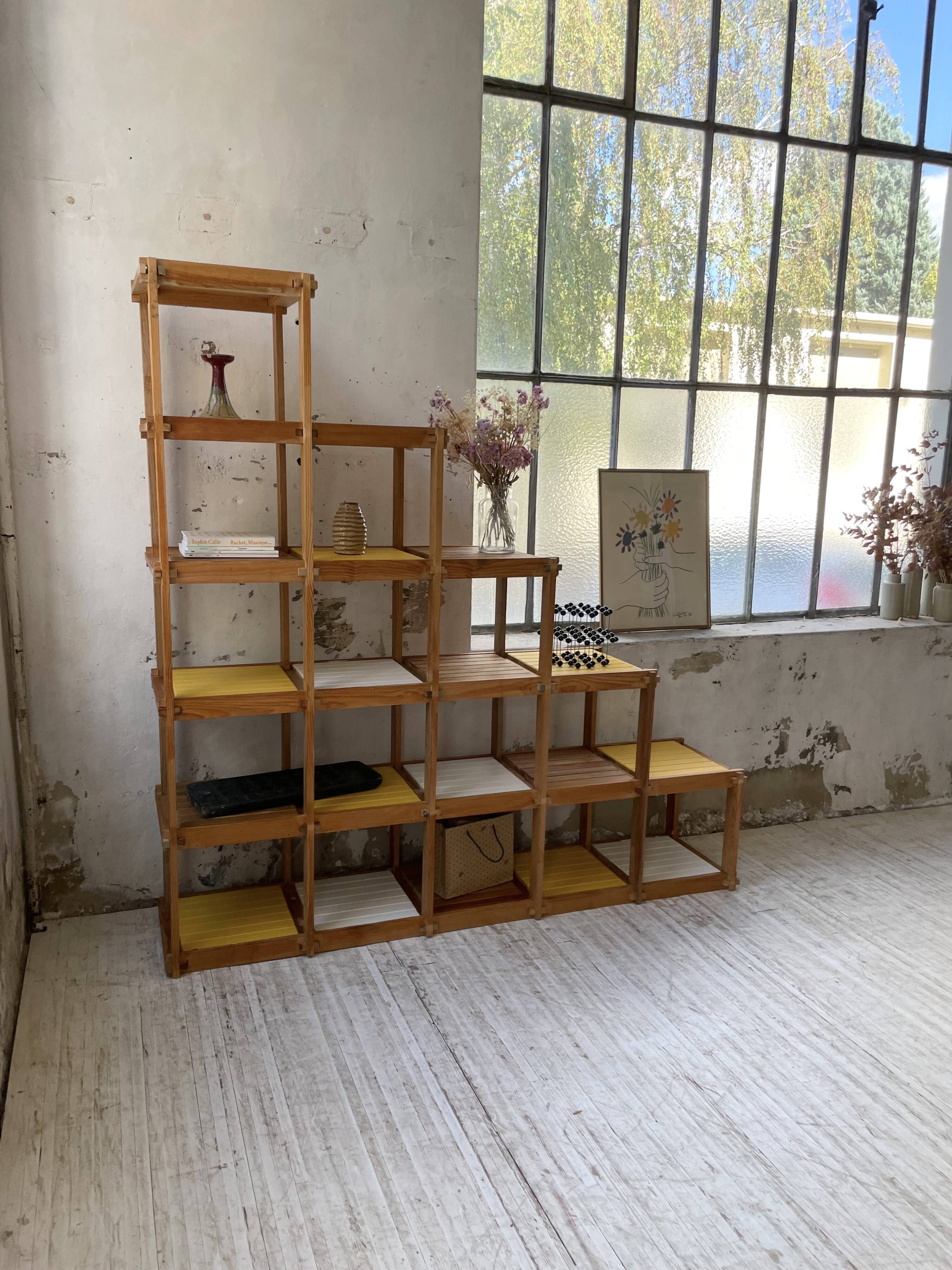 Bauhaus Maison Regain yellow white shelf