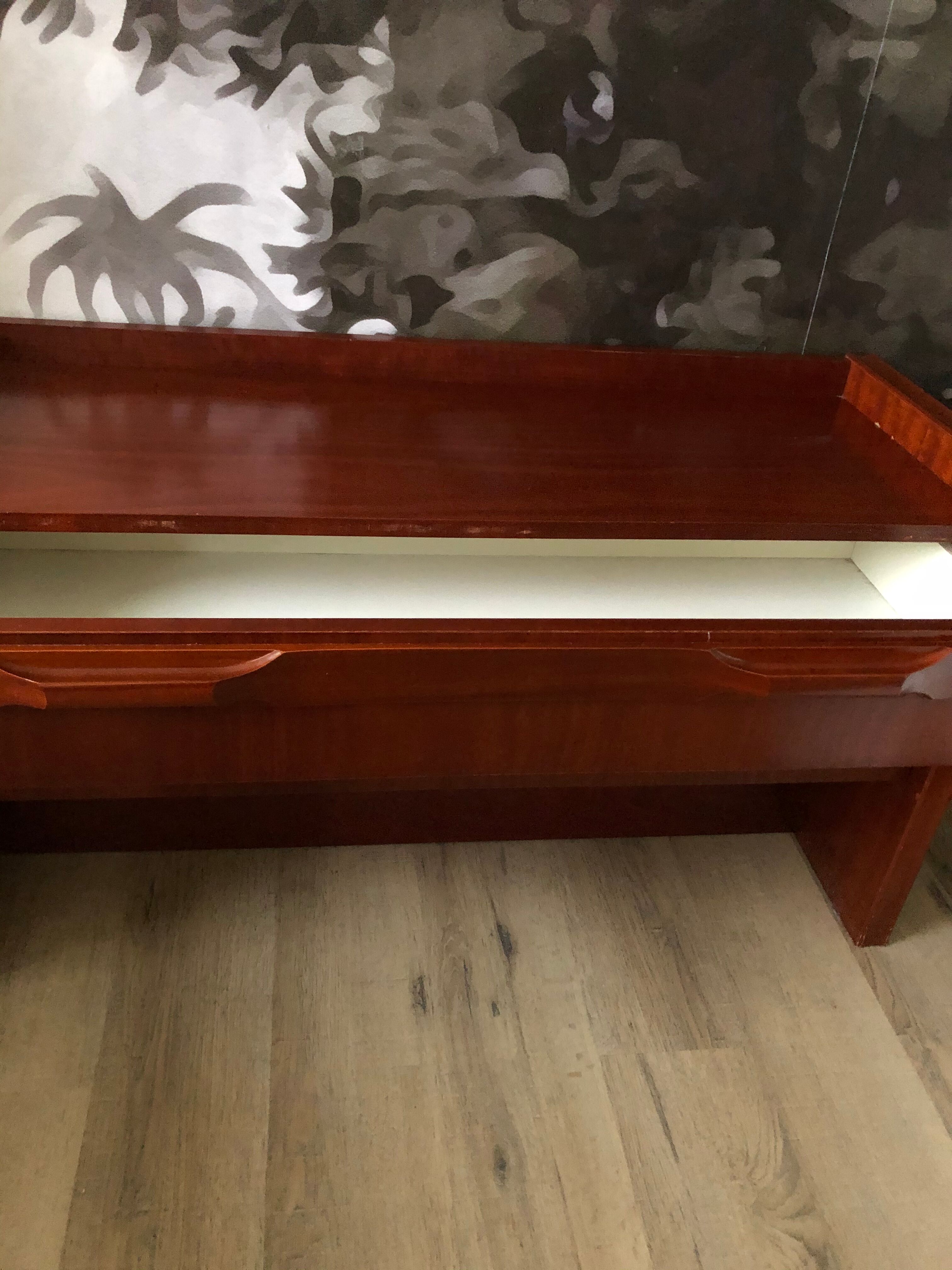 Dresser of the 70s