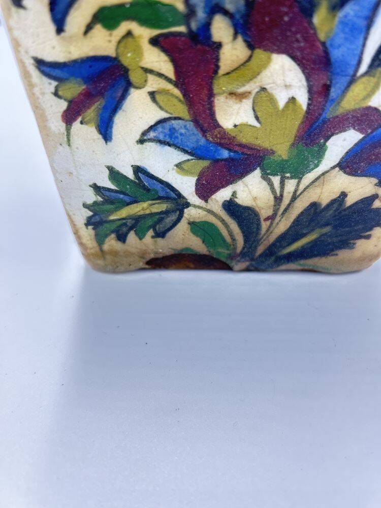 Iznik bottle, floral decoration, Persia, 19th century