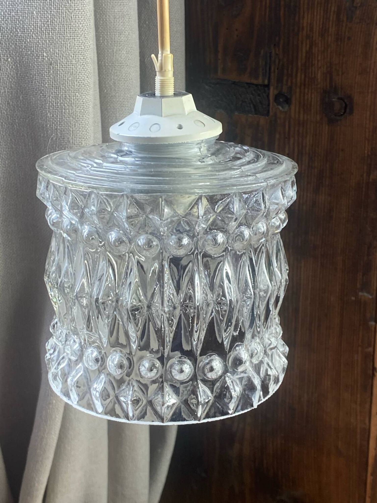 Suspension, baladeuse en verre moulé