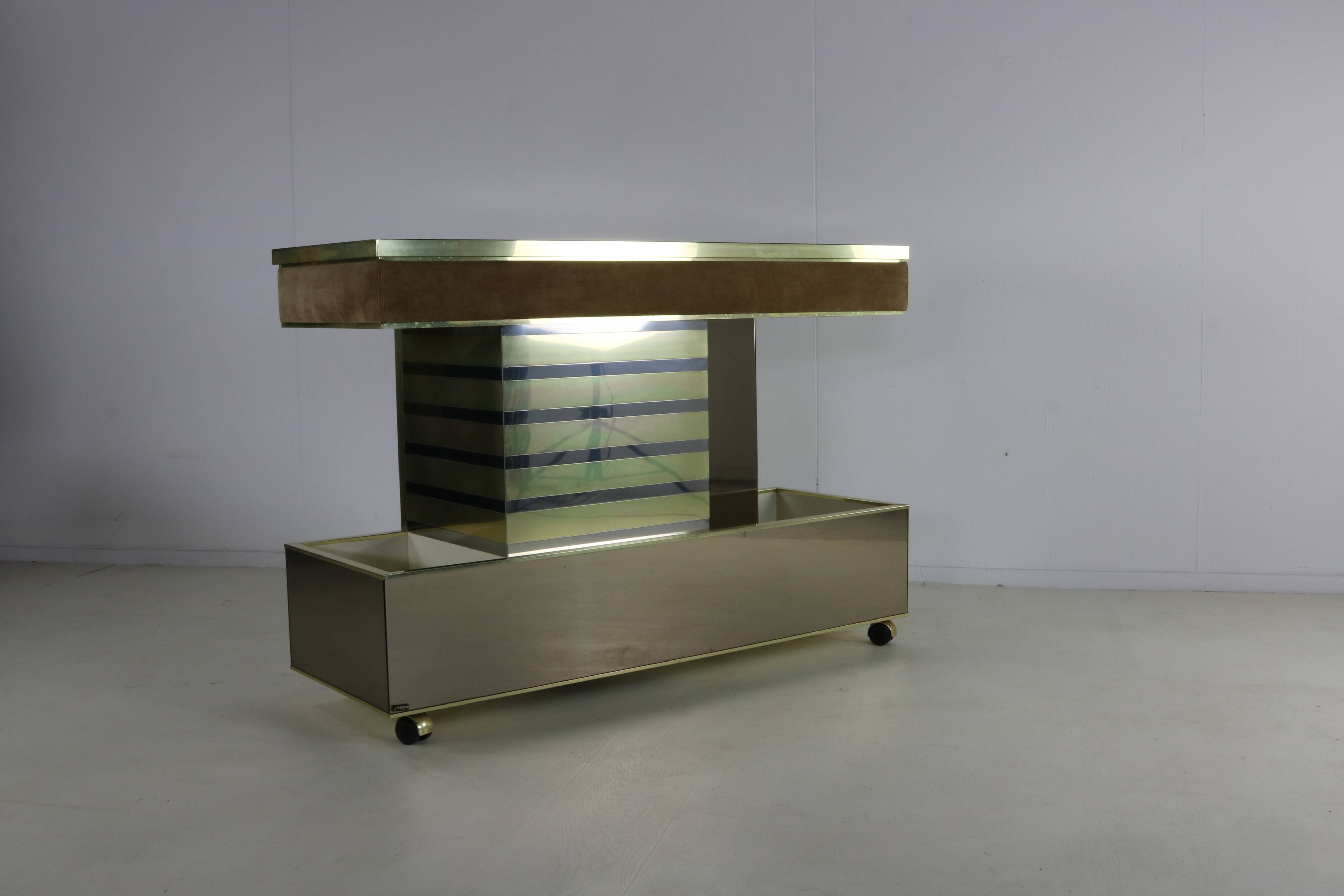 Seventies design bar cabinet by Harvey Guzzini for Stilglass Donati