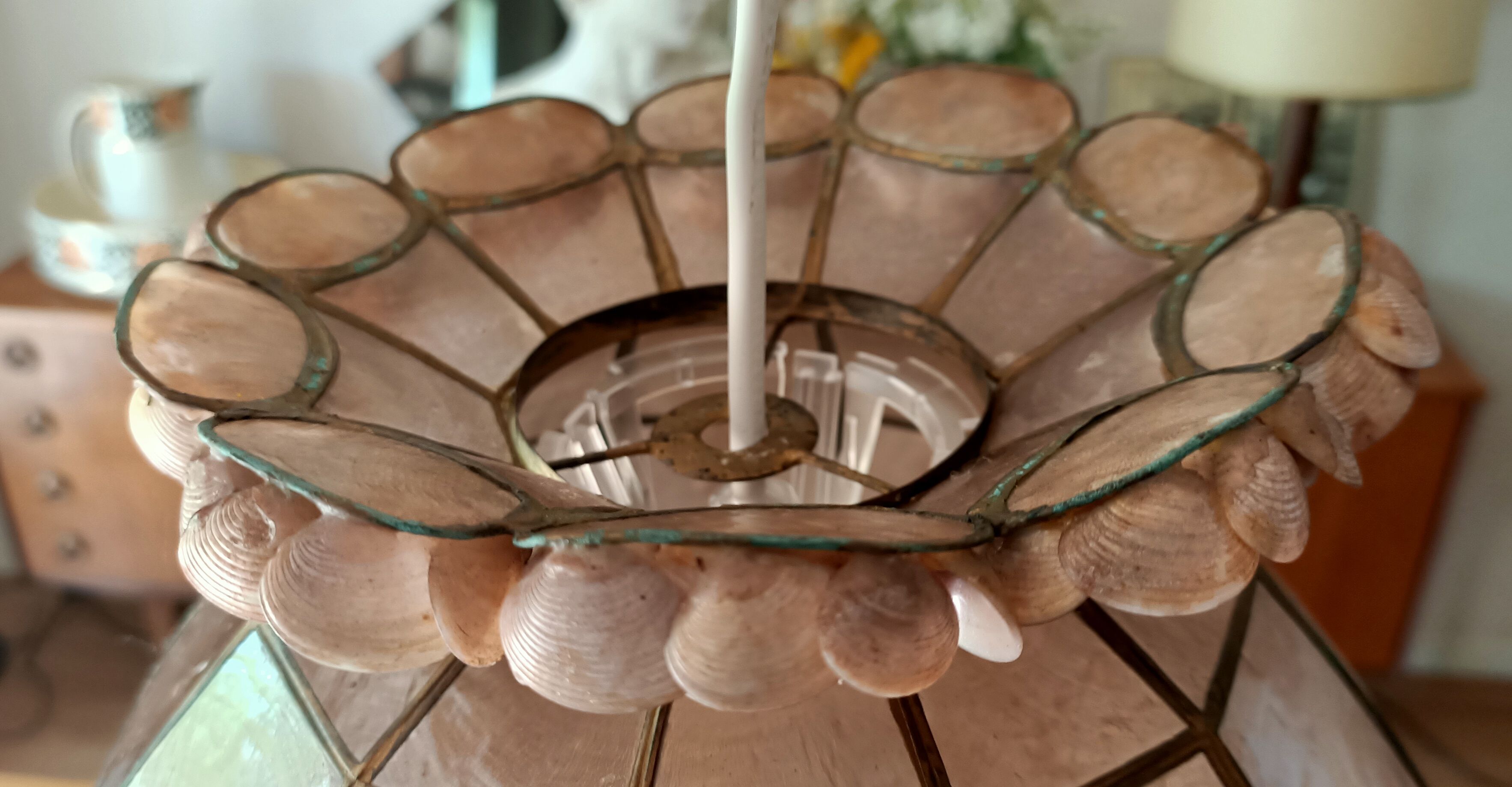 Vintage mother-of-pearl suspension