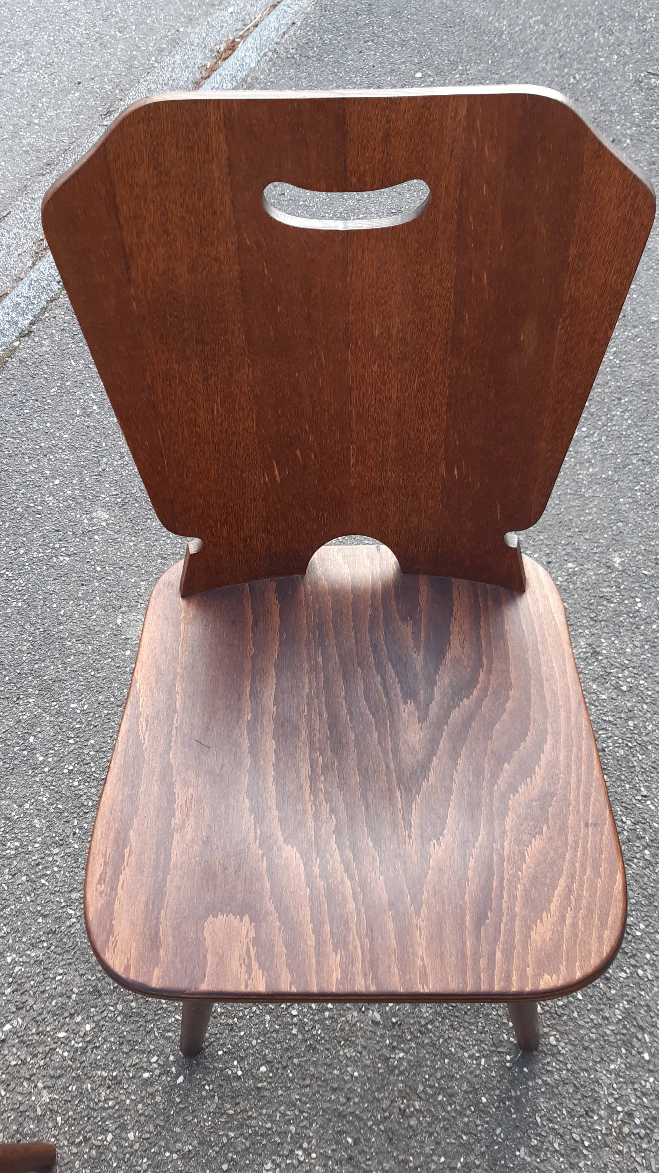 Chaises brutalistes bistrot