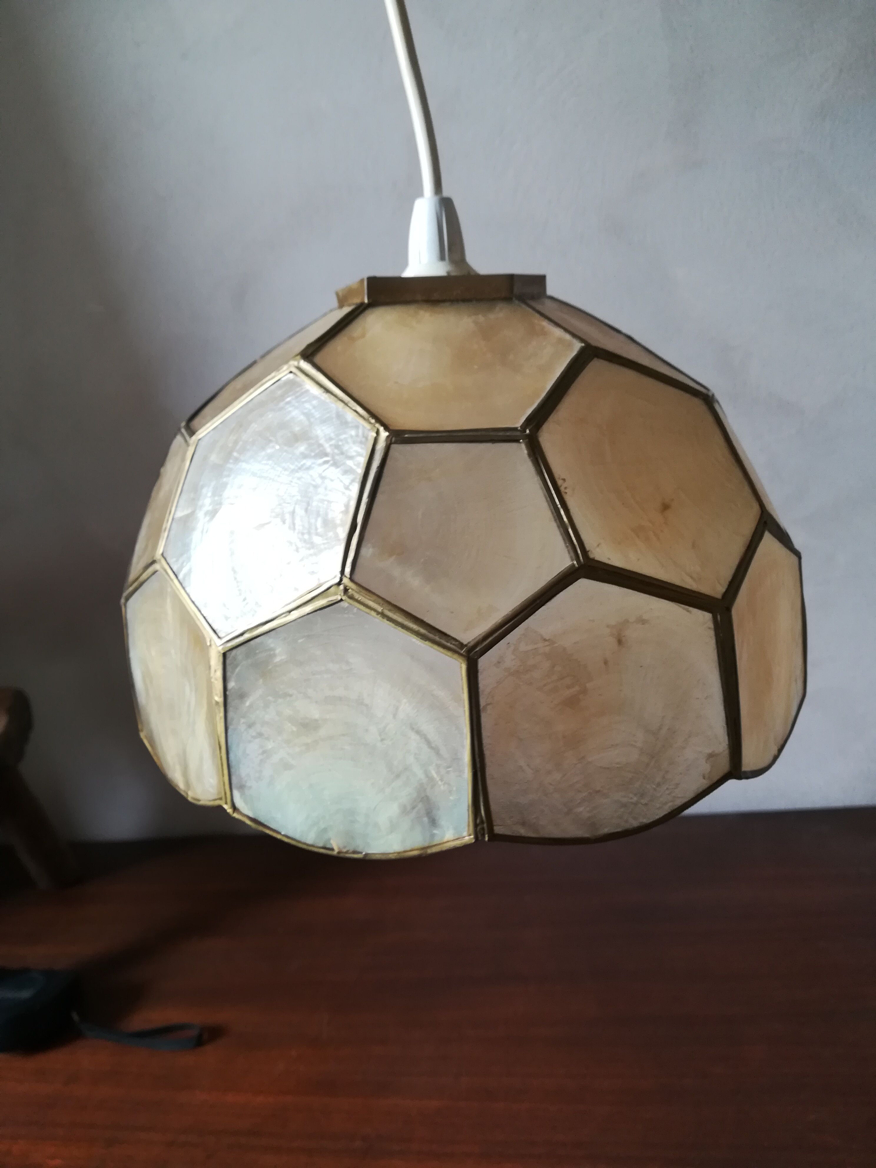 Pearly suspension set with brass