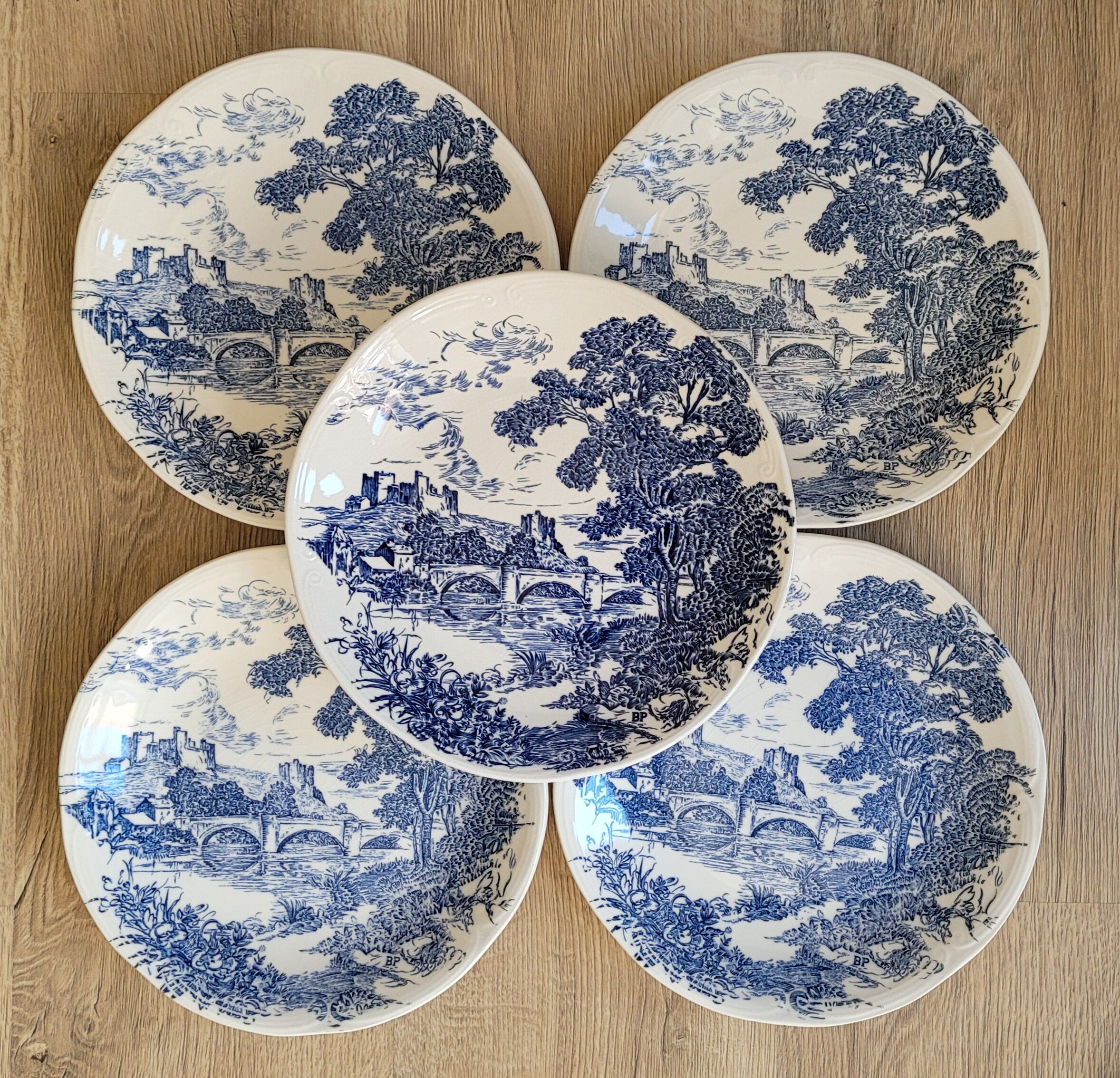 Set 5 flat plates Gien BP