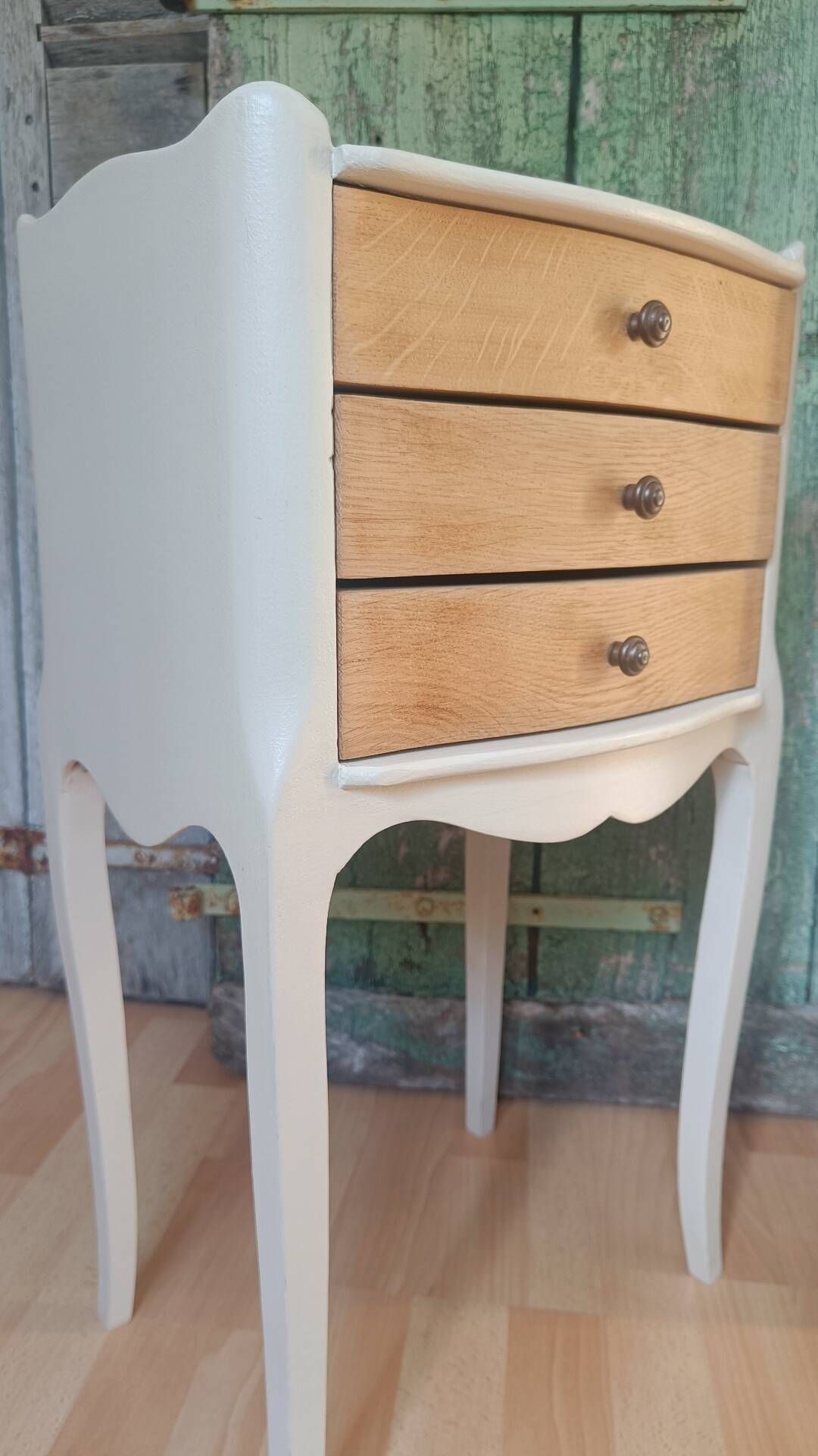 Vintage wooden bedside table with 3 drawers.