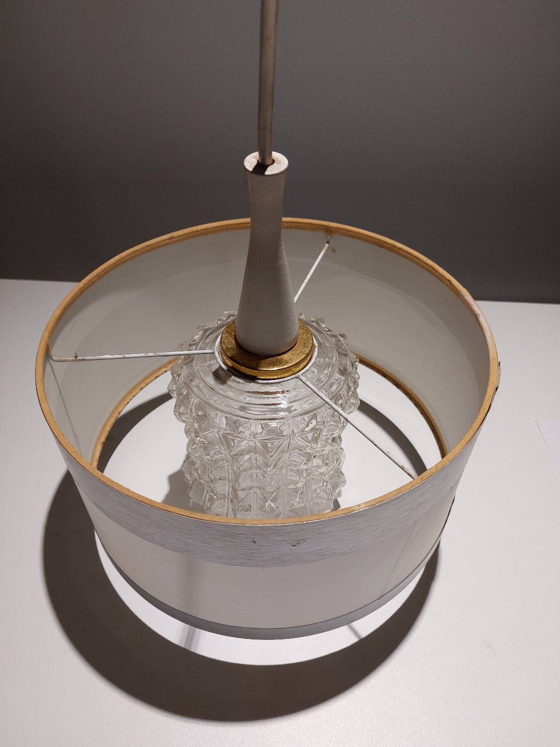 Suspension en plastique et verre texturé Année 60/70
