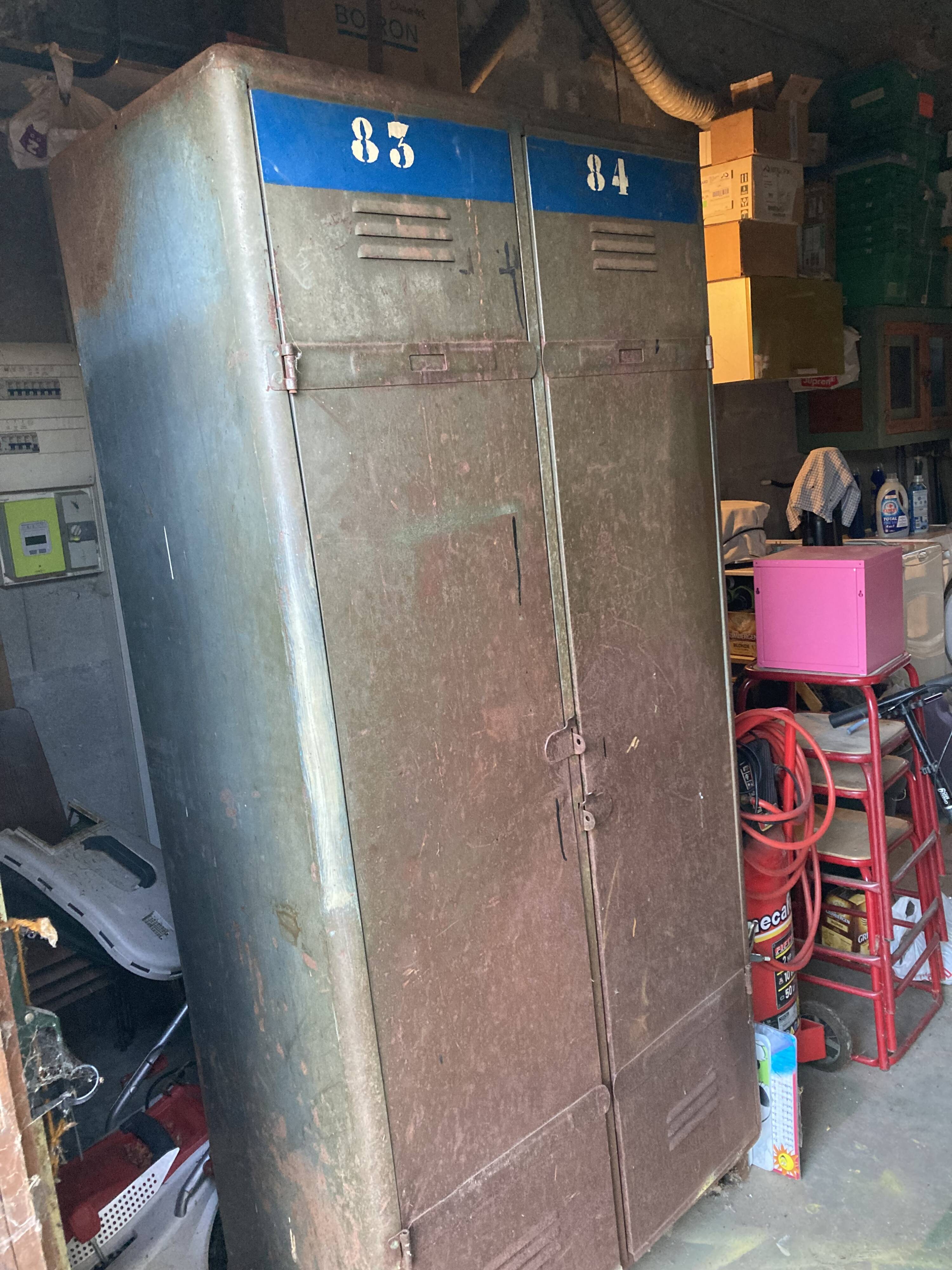 industrial cloakroom