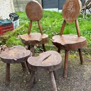 Ensemble tabouret et chaises brutaliste