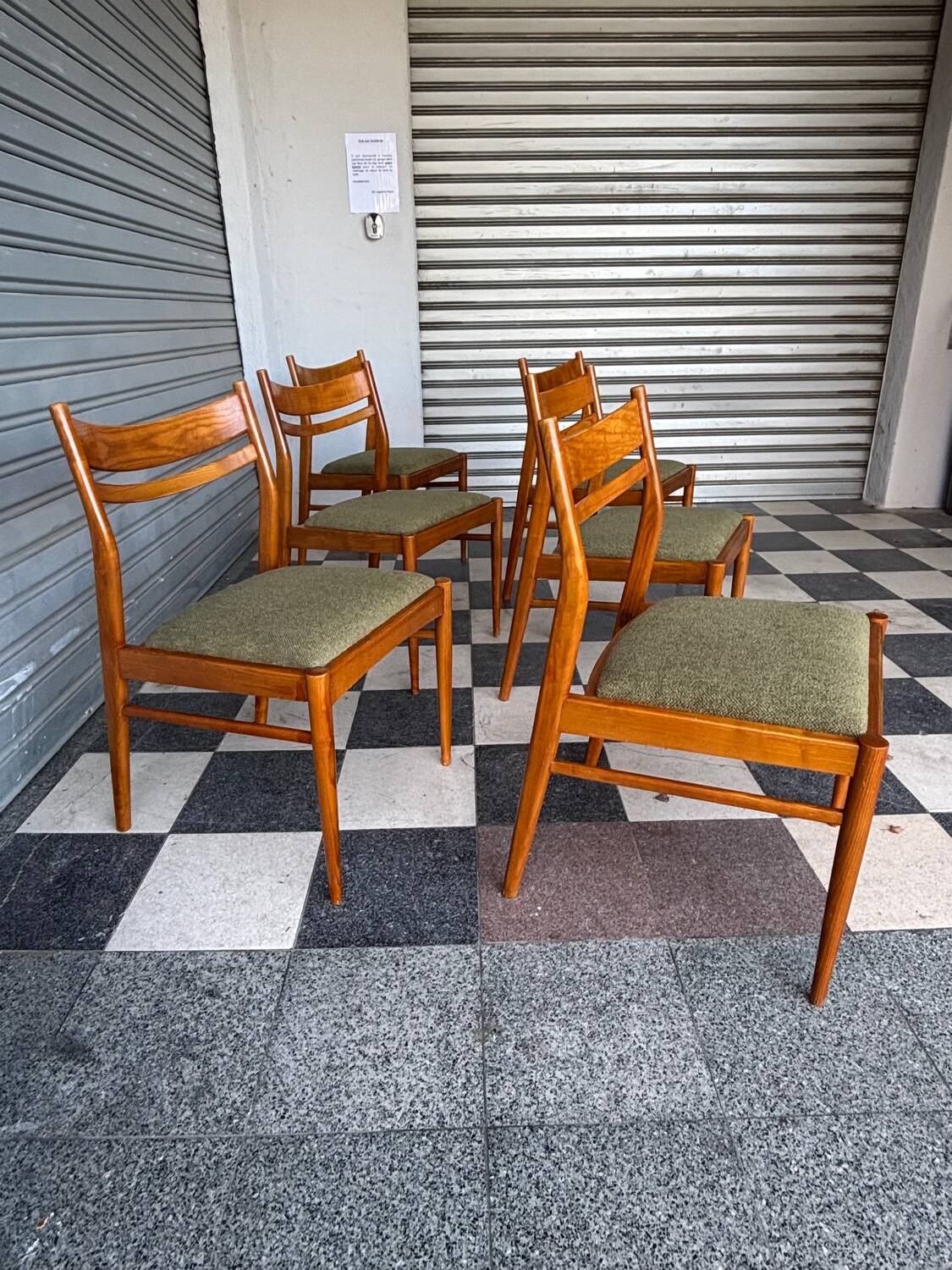 Set of 6 Scandinavian style chairs