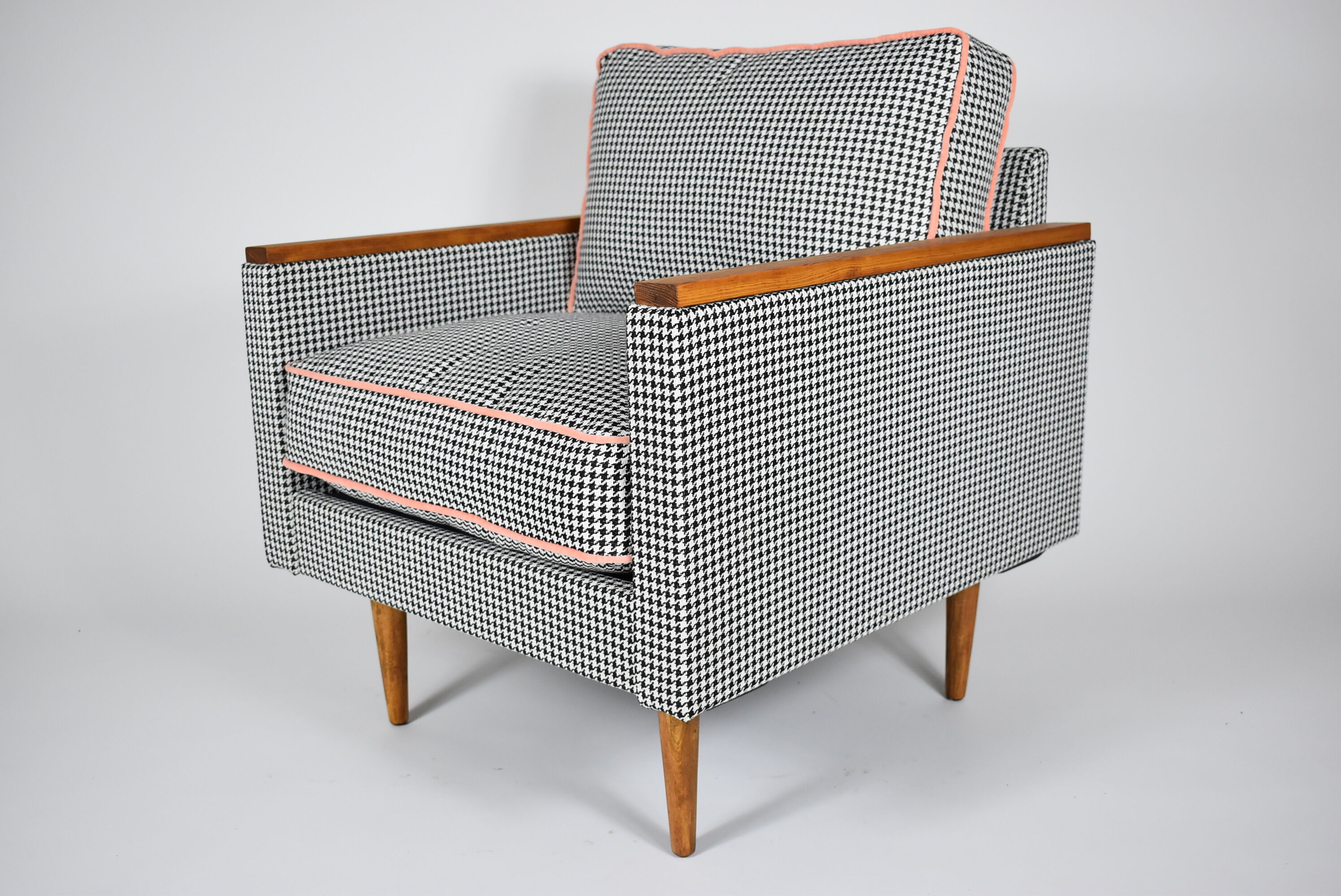 Mid-century original armchair Cube, 1970s,  restored, pied de poule