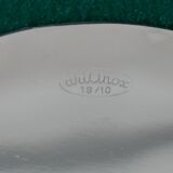 Collects stainless steel table crumbs